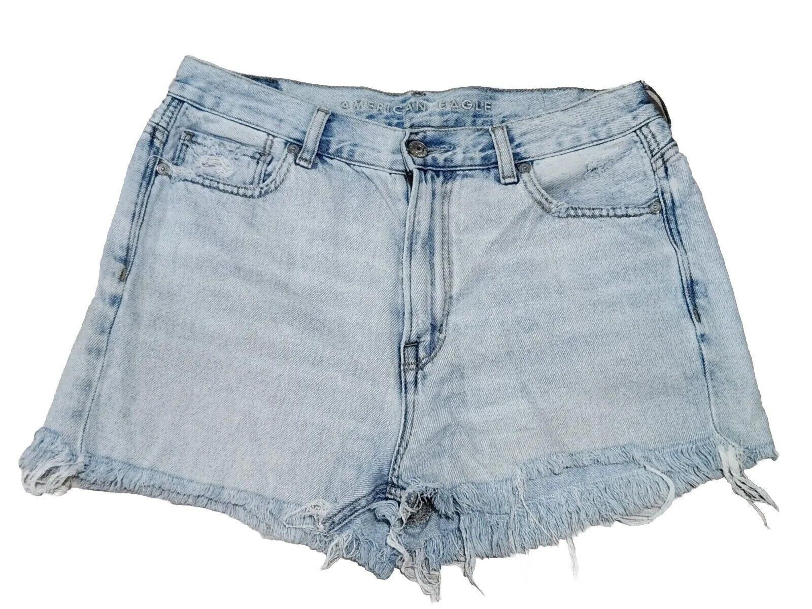 Designer American Eagle Mom Jean Shorts Size 8 Cut Off Light Wash Size 30" / US 8 / IT 44 - 1 Thumbnail
