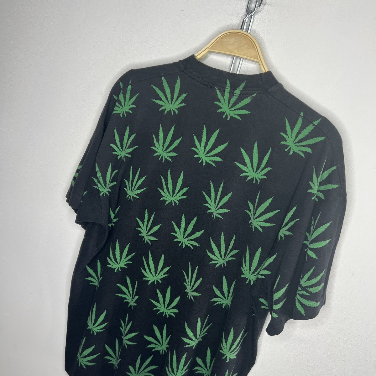 Other Vintage 90’s Amsterdam Marijuana Cannabis T-Shirt Y2K Size US XL / EU 56 / 4 - 10 Thumbnail