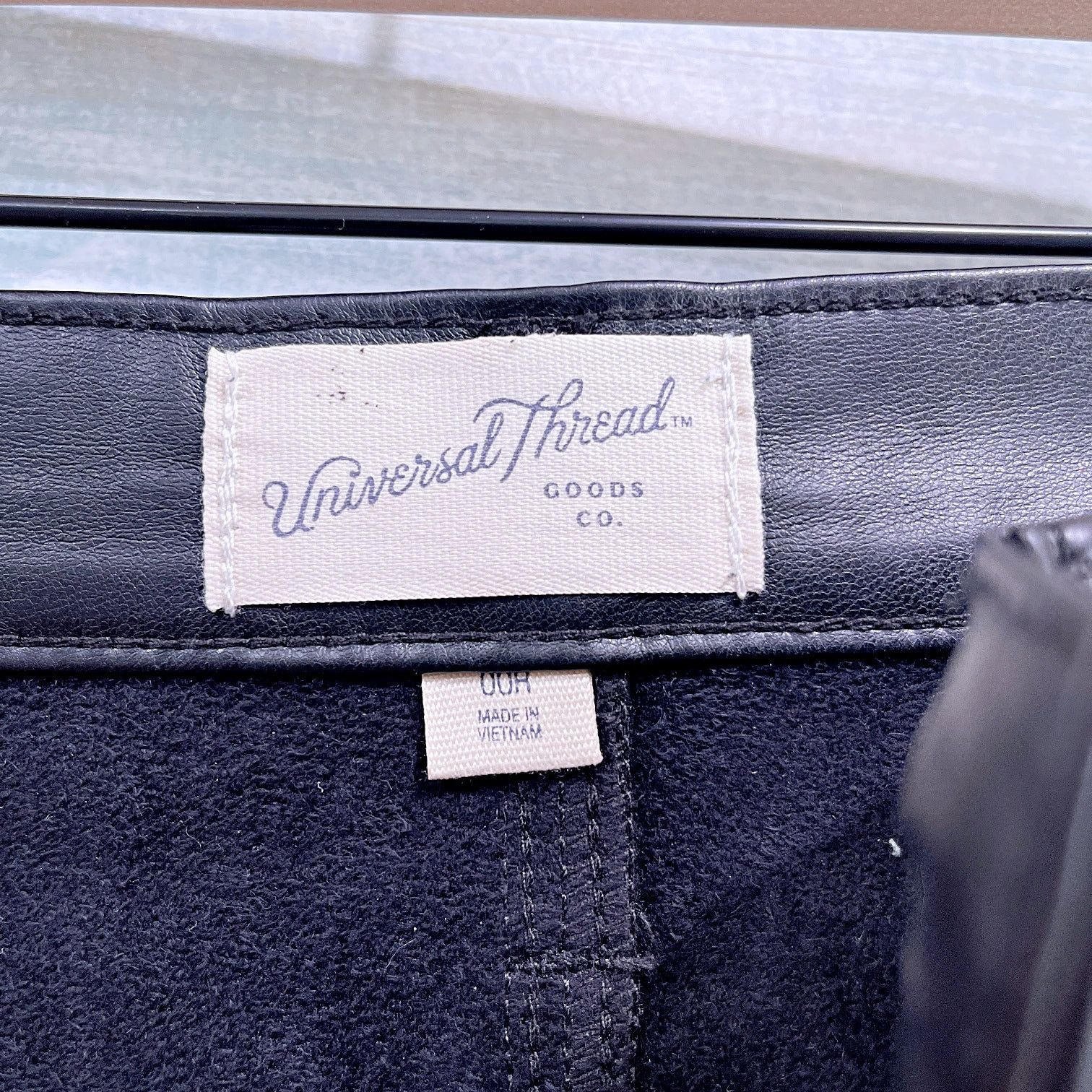 Target Basics Universal Threads High Rise Faux Leather Jeans Womens 00 Size 24" / US 00 / IT 34 - 6 Thumbnail