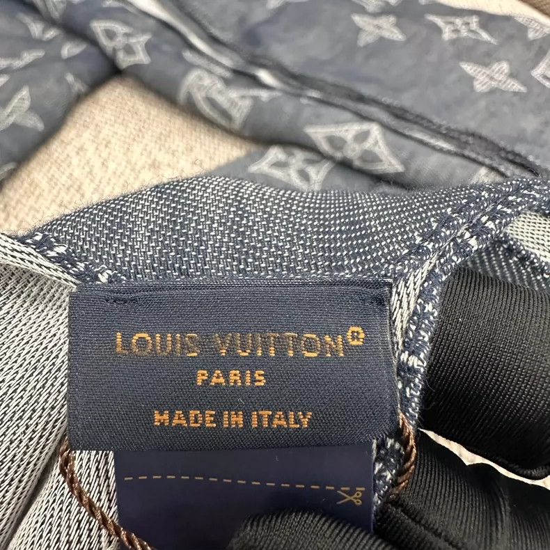 Louis Vuitton Louis Vuitton Blue wool scarf Size ONE SIZE - 5 Thumbnail