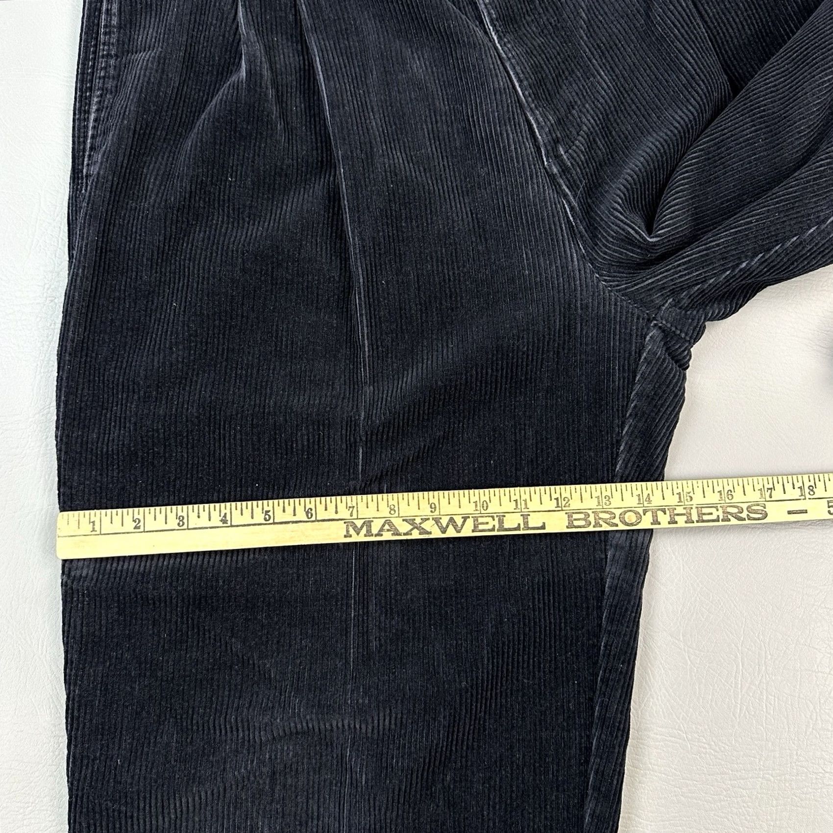 Ralph Lauren VINTAGE Chaps Ralph Lauren Pants Mens 38x32 Corduroy Pleated Cuffed Casual Shirt? Size US 38 / EU 54 - 5 Thumbnail