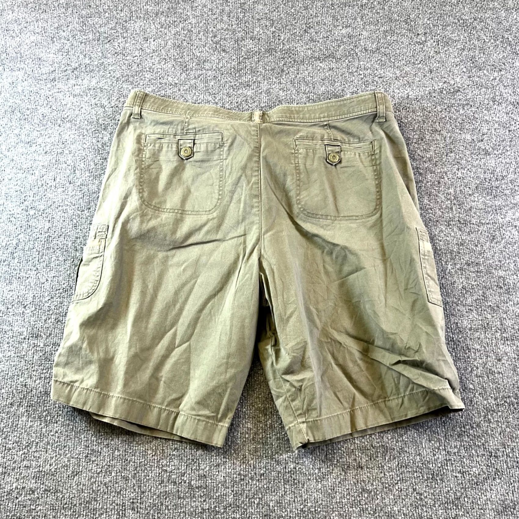 Gloria Vanderbilt Gloria Vanderbilt Cargo Shorts Women's 16 Green Cotton Summer Travel Stretch Cargo Pocket Zipper Button Casual 18? Size 40" / US 18 - 7 Thumbnail
