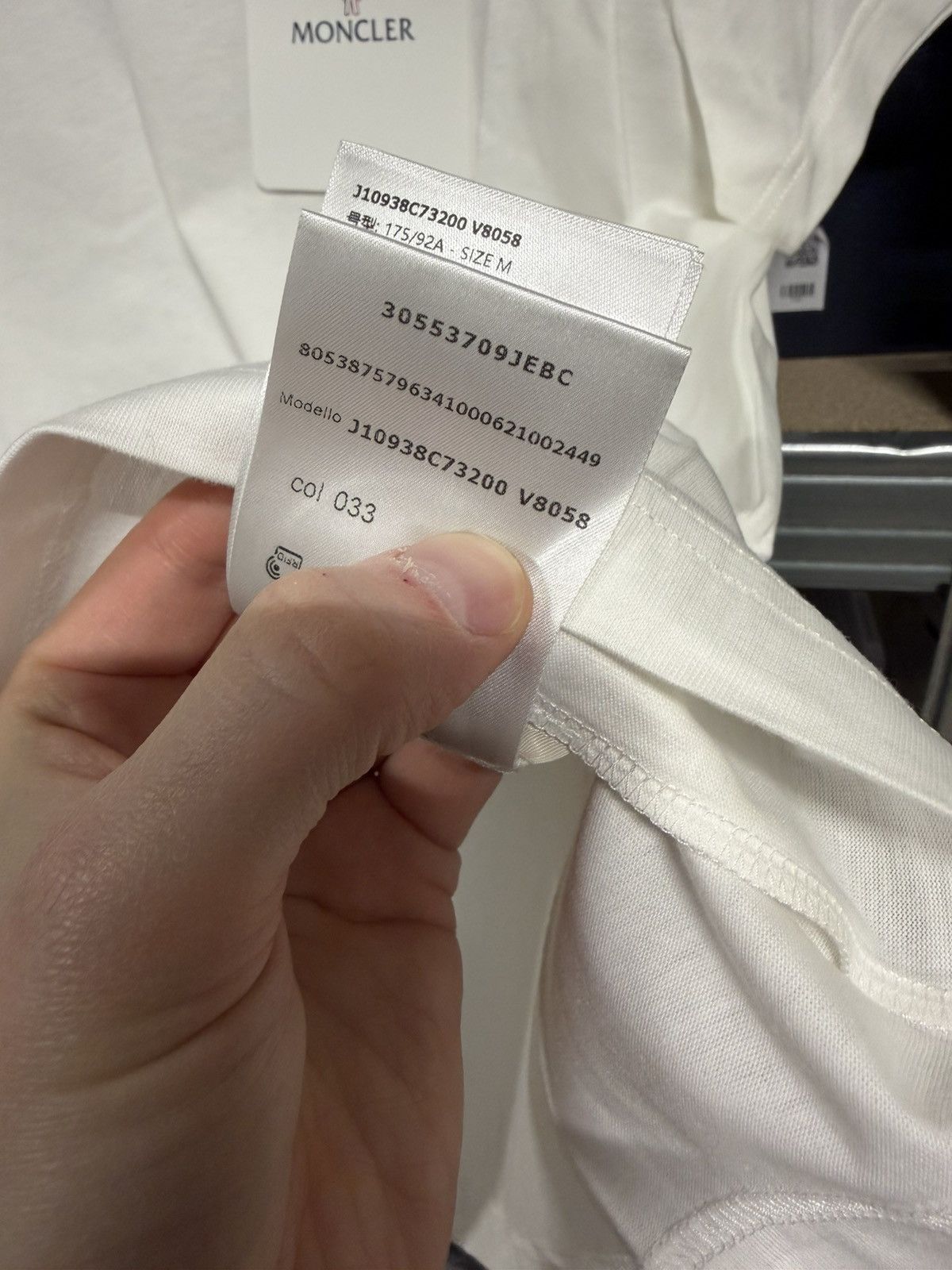 Moncler Moncler Patch Logo T-Shirt NEW 350$ Size L / US 10 / IT 46 - 6 Thumbnail