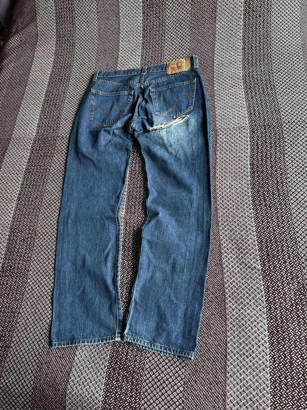 Levi's × Vintage Vintage Levis 501 Distressed Jeans Baggy Fit Size 34 X 32 Size US 34 / EU 50 - 2 Thumbnail