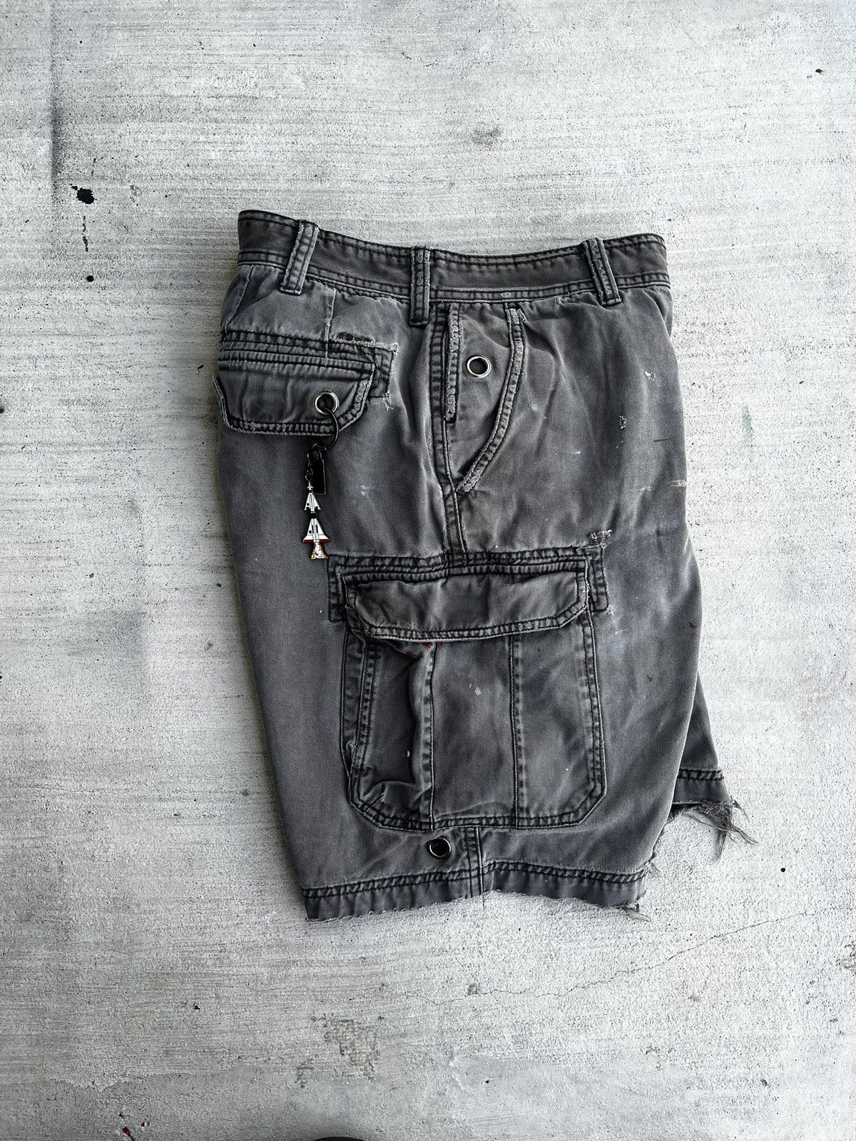 Izod × Vintage Gray custom shorts, size 36 super distressed Size US 36 / EU 52 - 3 Thumbnail