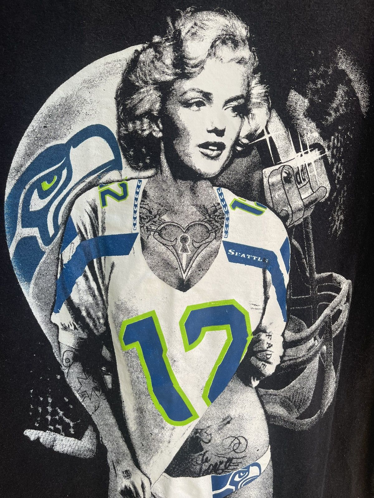 NFL Marilyn Monroe x Seahawks #17 Graphic Tee Size US S / EU 44-46 / 1 - 2 Thumbnail