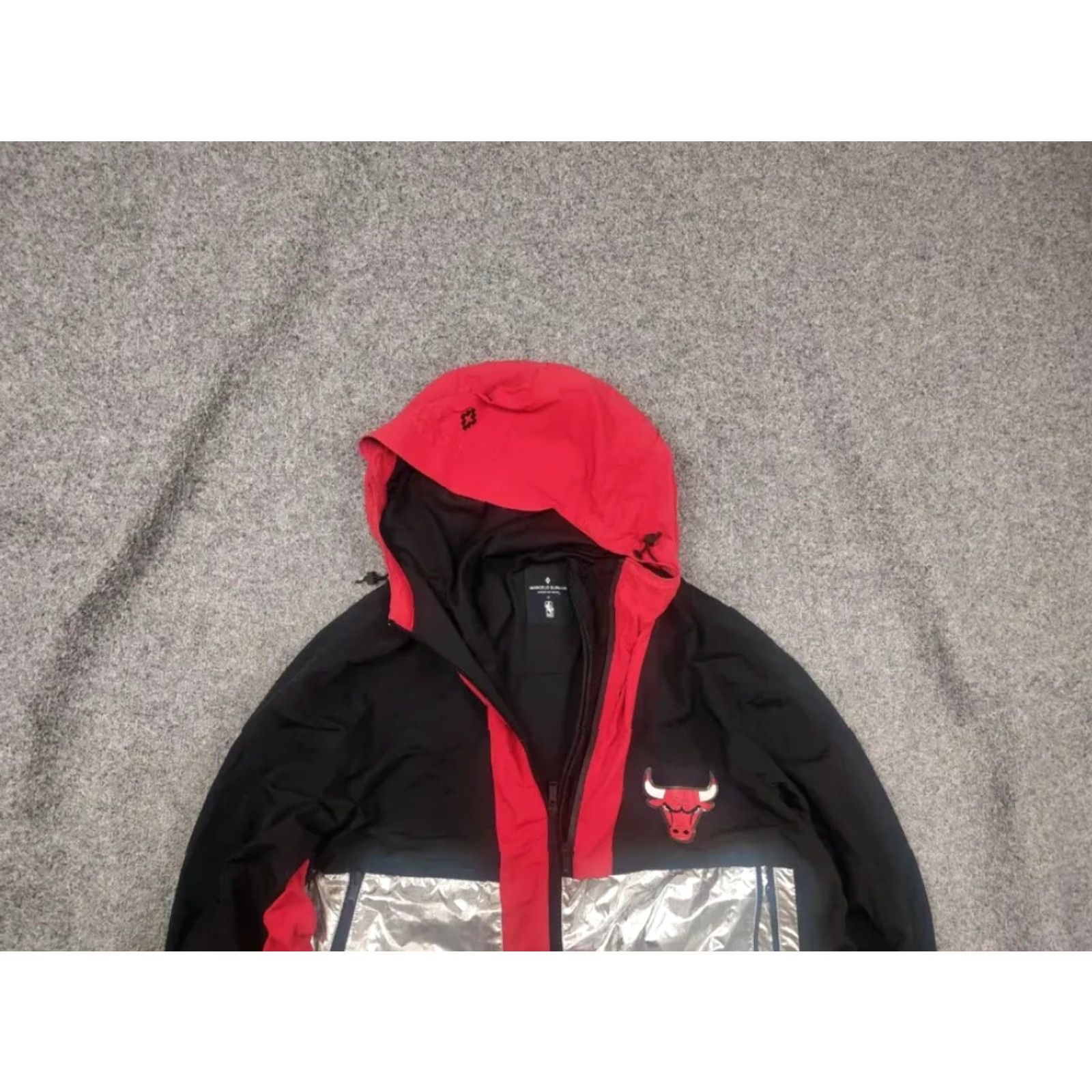 NBA Marcelo Burlon County of Milan by NBA Chicago Bulls Windbreaker Jacket Shirt Women? Men? XL Black Retro Designer Windbreaker (Jacket) Size US XL / EU 56 / 4 - 2 Thumbnail