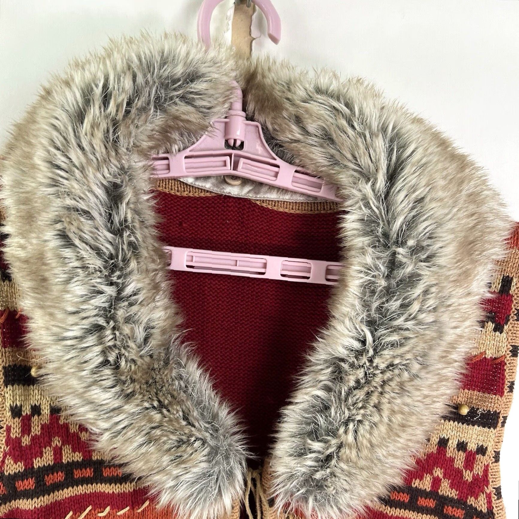 Vintage VTG Vintage Vest Open Knit Fur Trim Beaded Fair Isle Red Womens M Sleeveless V-Neck 90s Boho Grunge Theme Size M / US 6-8 / IT 42-44 - 2 Thumbnail