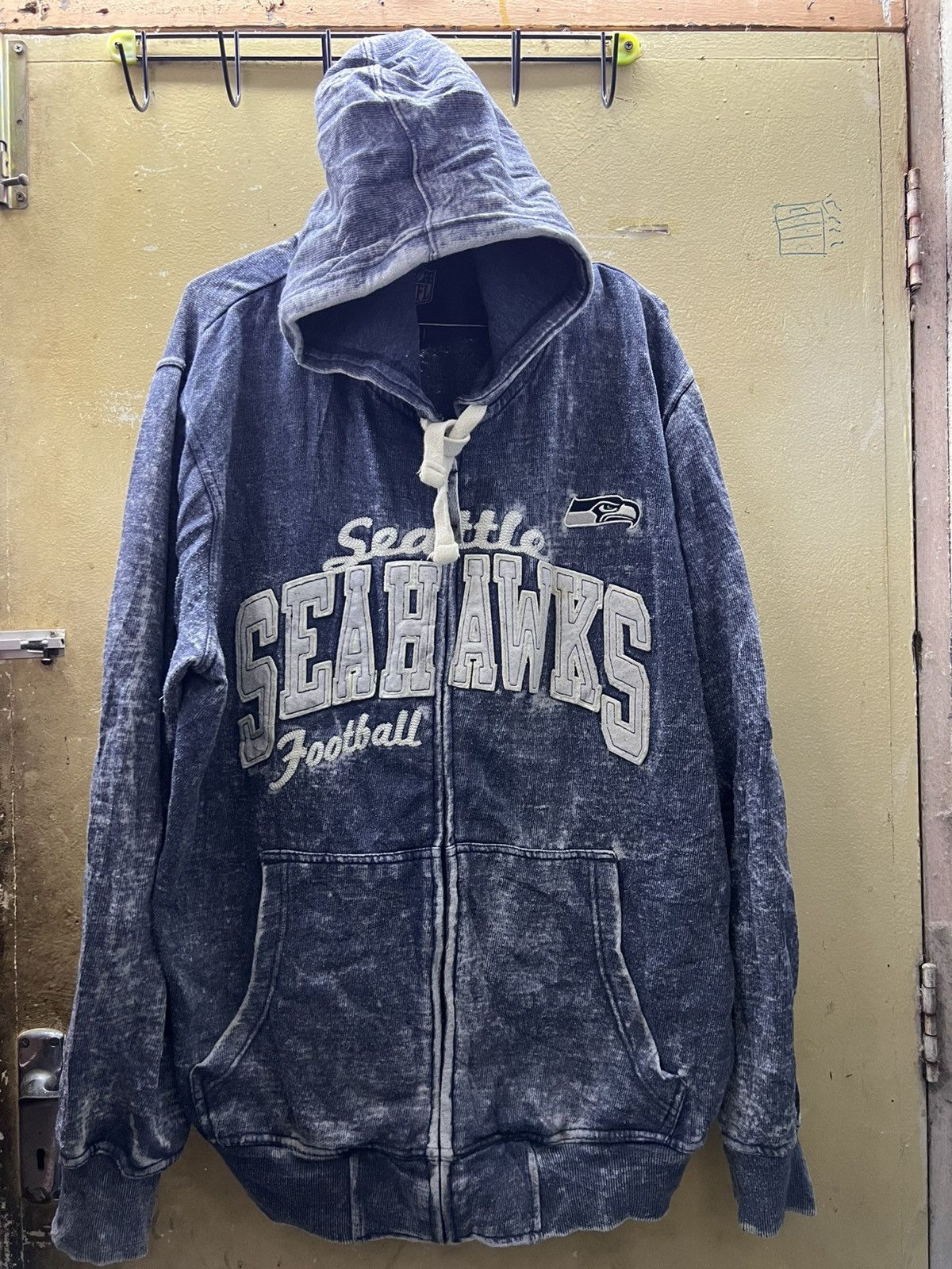 NFL NFL Seattle Seahawks fooball sweatshirt hoodie Size US XL / EU 56 / 4 - 1 Thumbnail