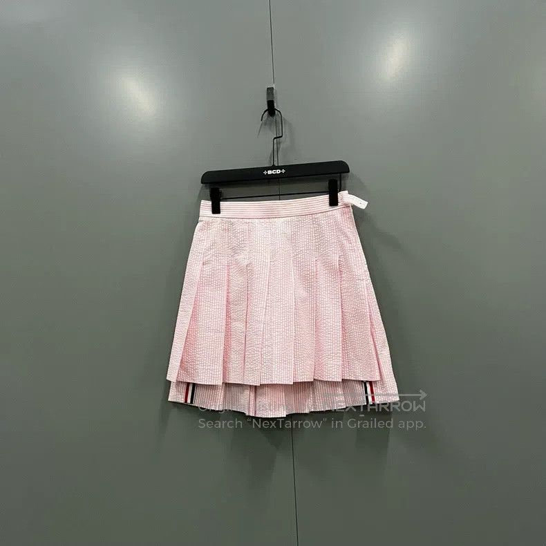 Thom Browne Thom Browne Powder white fine striped pleated skirt Size 25" / US 0 / IT 36 - 1 Thumbnail