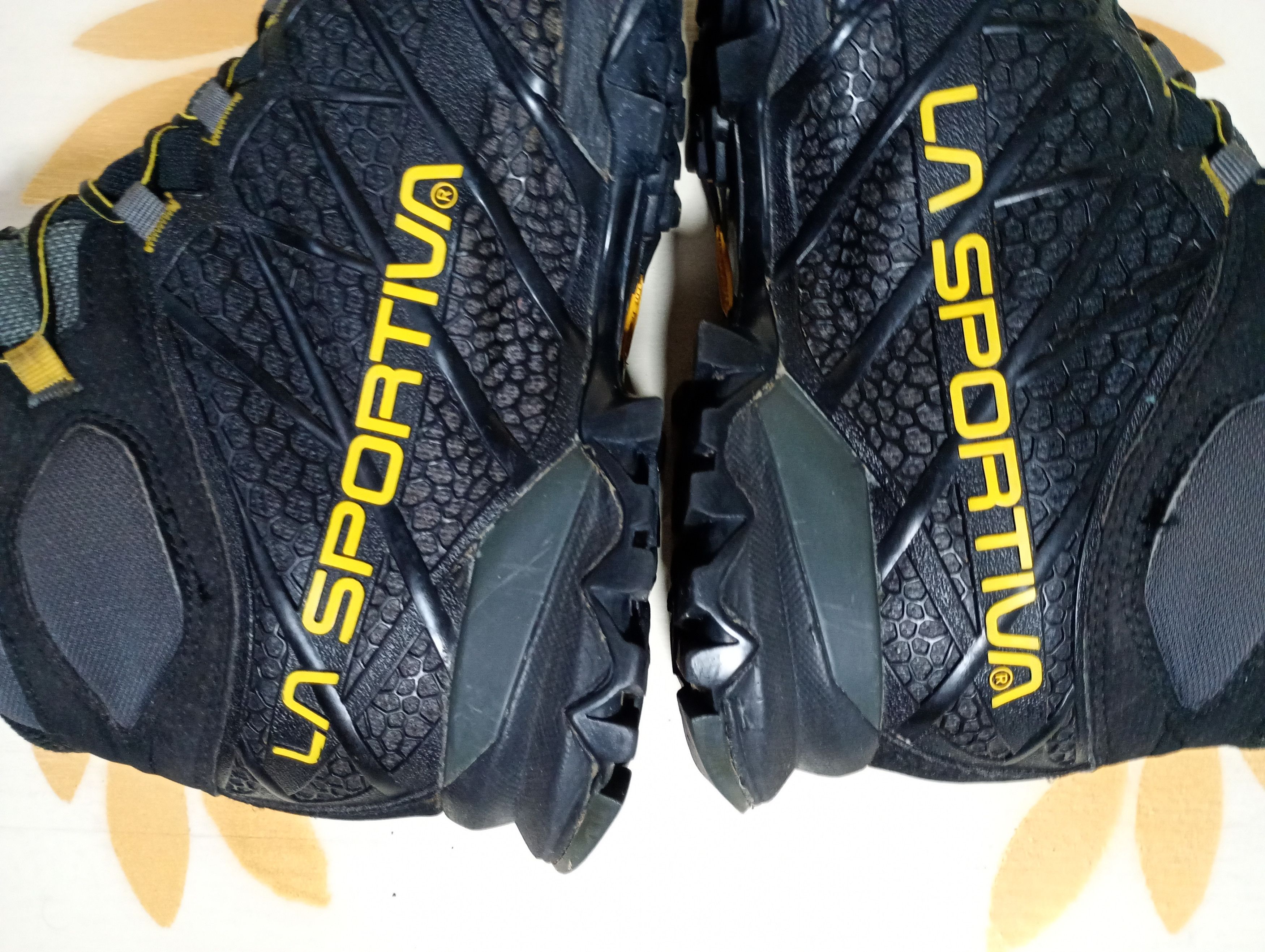 La Sportiva La Sportiva Core High GTX Boots Size US 8.5 / EU 41-42 - 19 Thumbnail