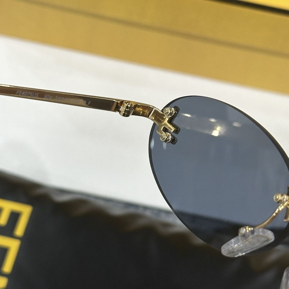 Fendi FENDI FE4075US 30V SUNGLASSES Size ONE SIZE - 6 Thumbnail