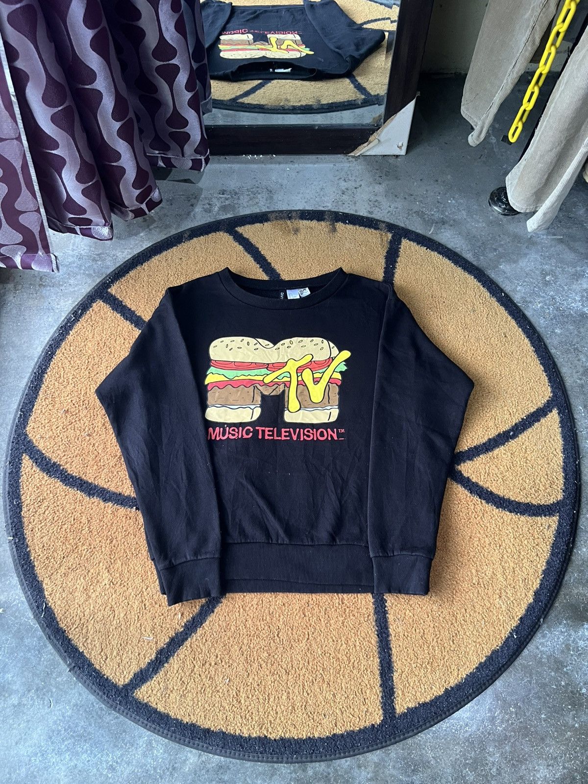 H&M 🔥H&M x MTV Crewneck Sweatshirt Size US S / EU 44-46 / 1 - 1 Thumbnail
