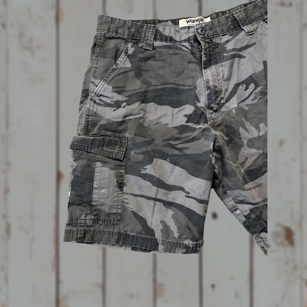 Wrangler Wrangler Cargo Shorts Mens 34 Gray Camouflage Cotton Canvas Relaxed Fit Outdoor Size US 34 / EU 50 - 1 Thumbnail