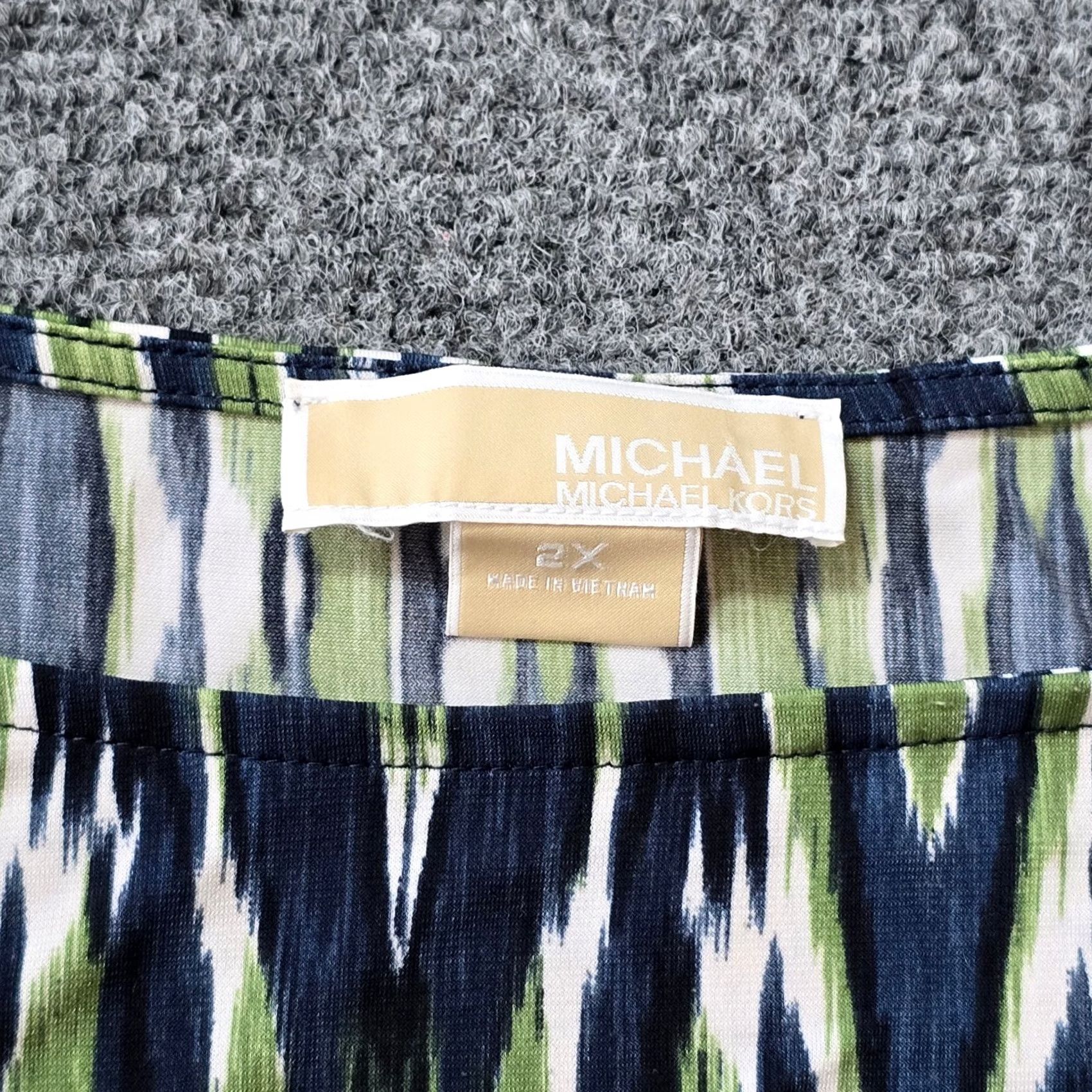 Michael Kors VINTAGE Michael Kors Top Womens 2X Green Ikat Cap Sleeve Boat Neck Stretch Casual Size XXL / US 16-18 / IT 52-54 - 3 Thumbnail