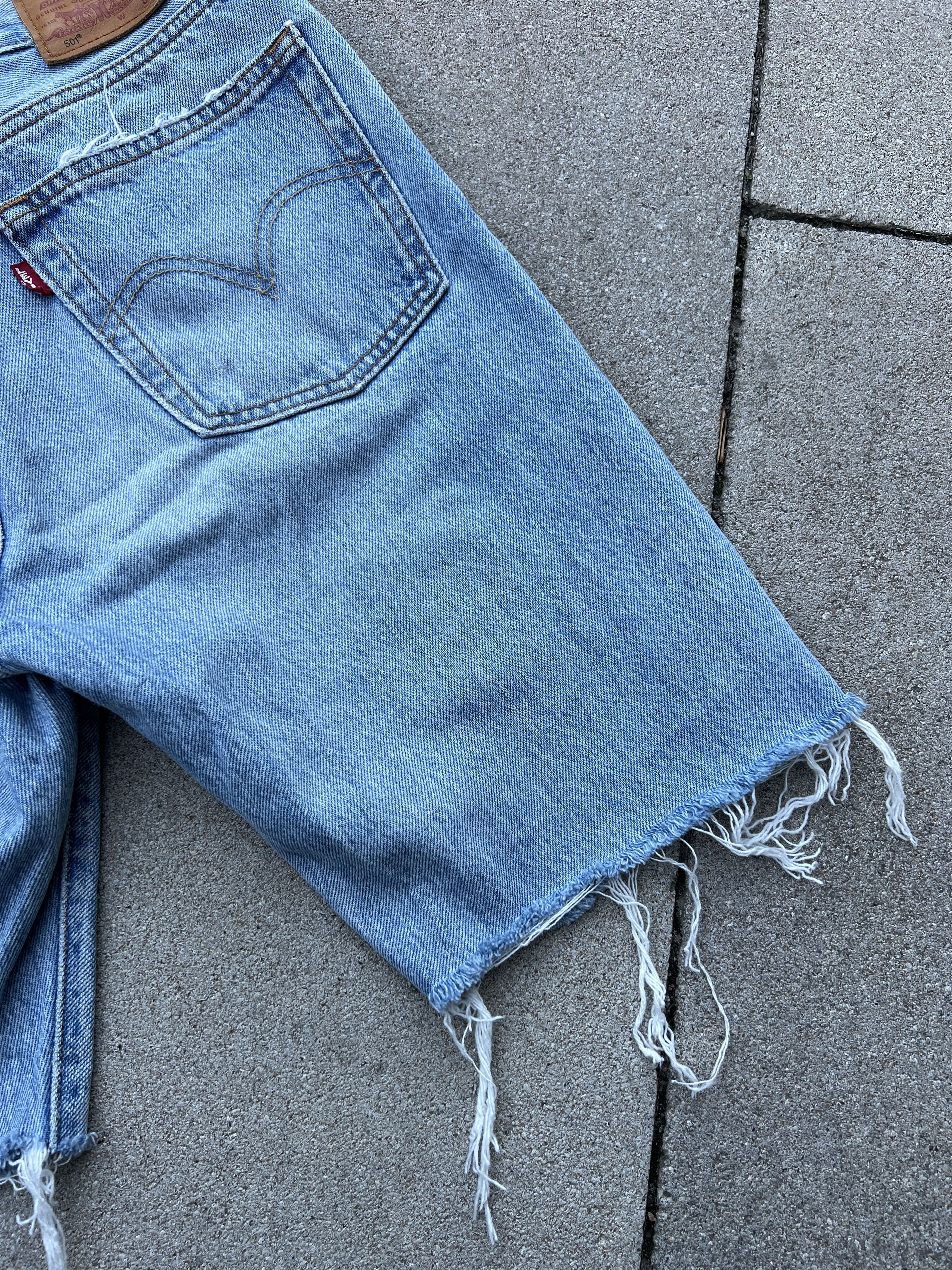 Levi's Levis Premium Big E Custom Cut Distressed Shorts Size 24" / US 00 / IT 34 - 20 Thumbnail