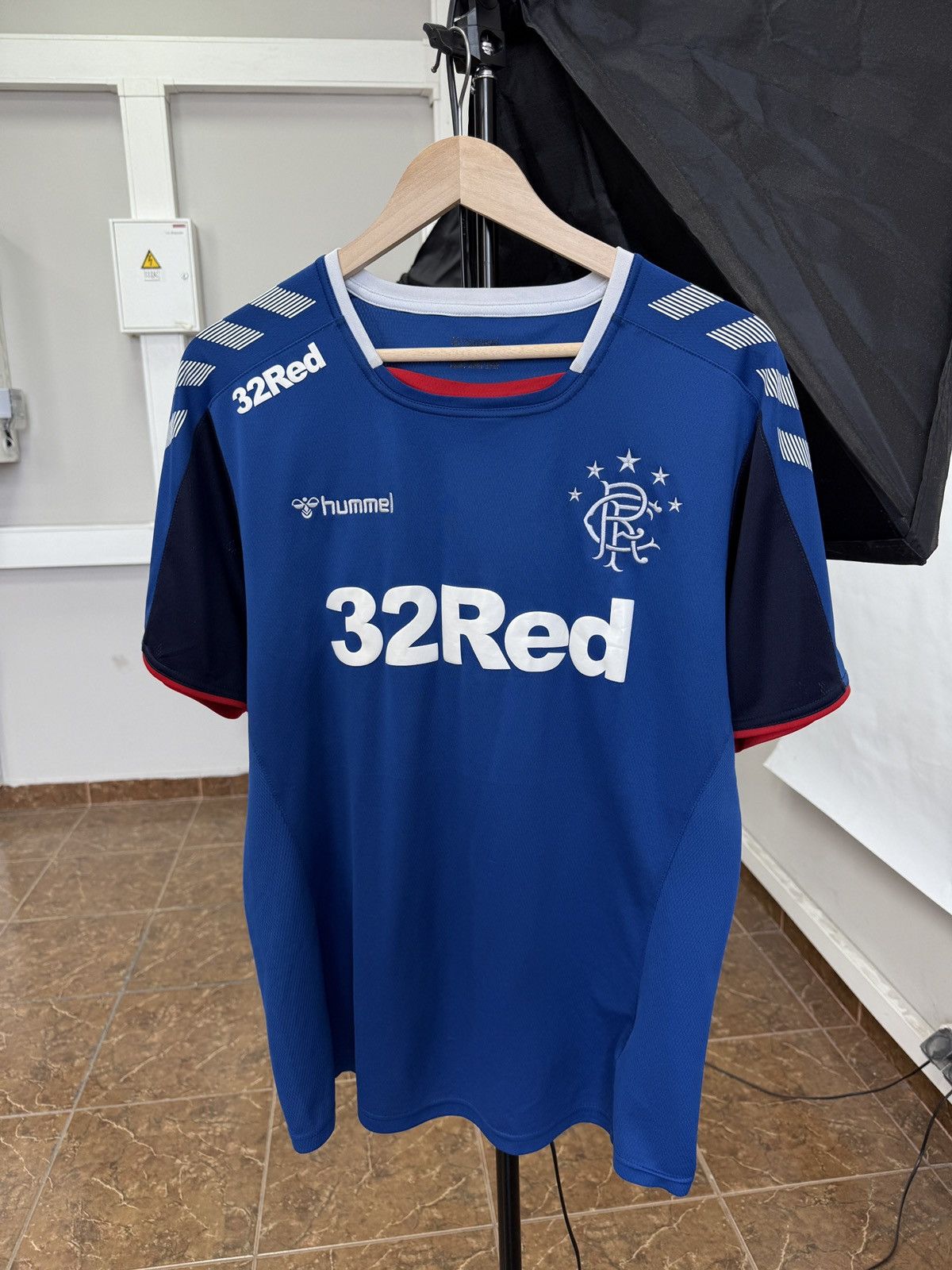 Hummel 🏴󠁧󠁢󠁳󠁣󠁴󠁿 2018/19 Hummel Glasgow Rangers Home Jersey Rare Hype Retro Size US XL / EU 56 / 4 - 1 Thumbnail