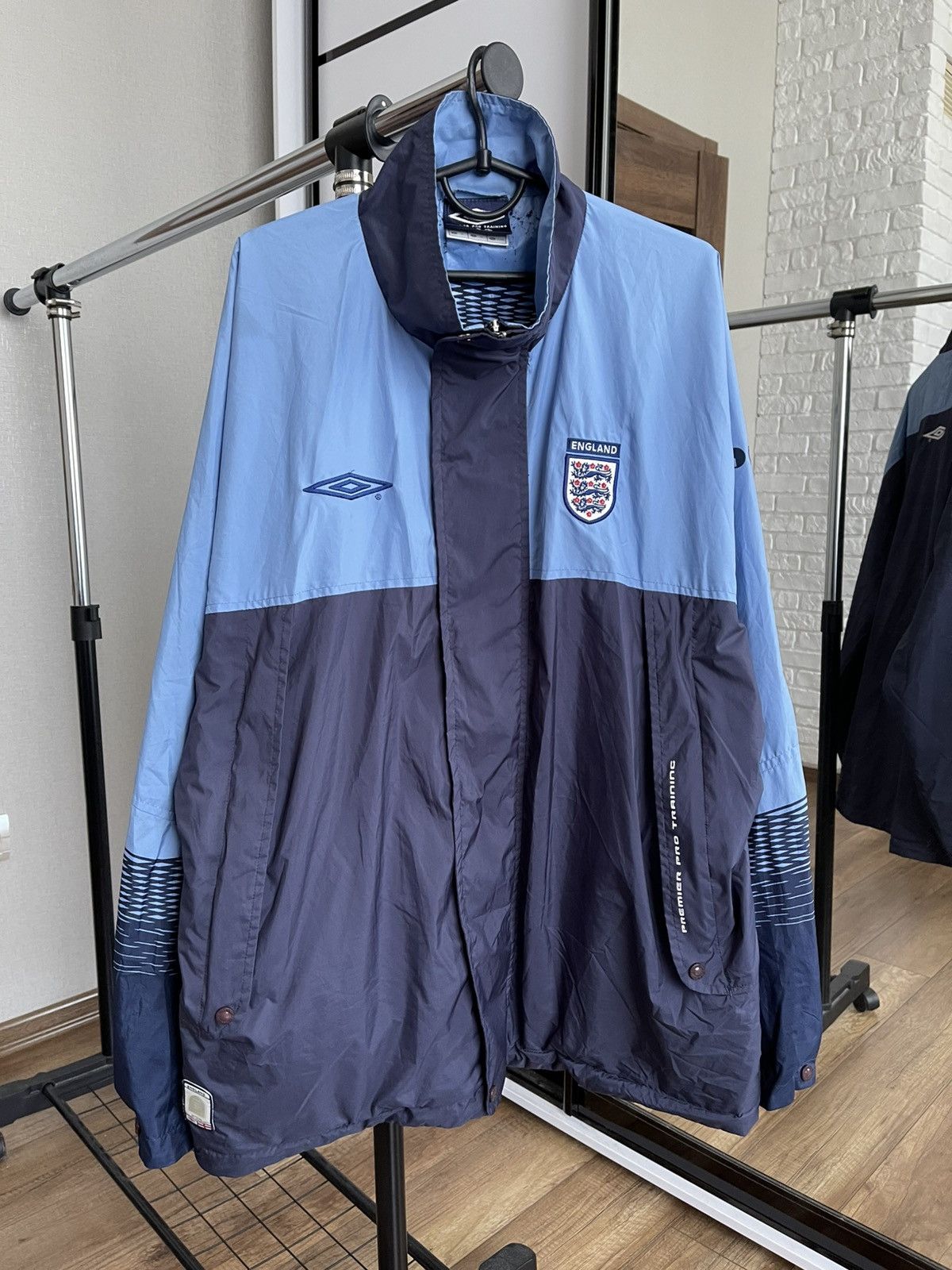 Supreme × Umbro Supreme Umbro Gradient Track Jacket - Navy Blue