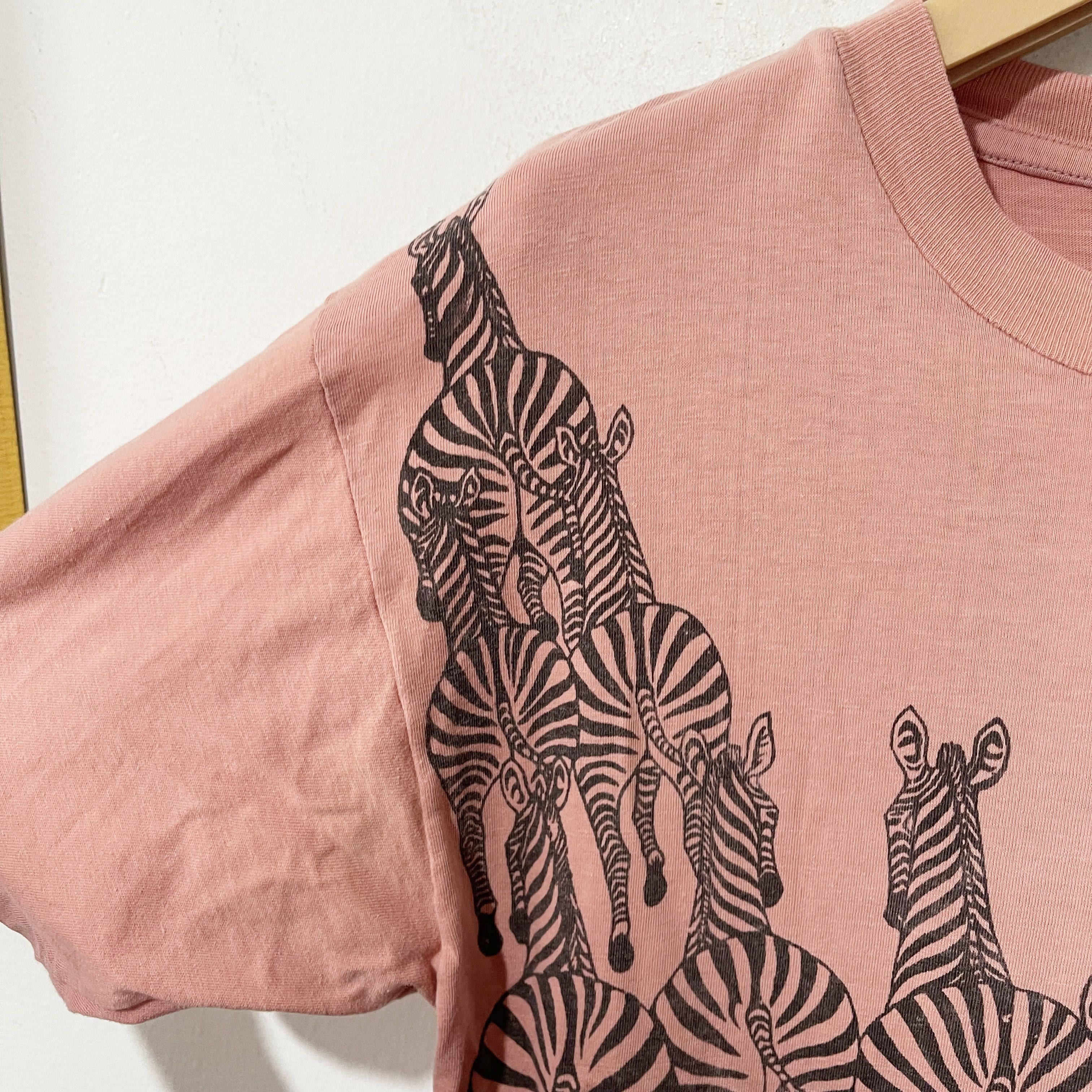 Vintage Vintage 90s Tanzania Zebra T-Shirt Size US S / EU 44-46 / 1 - 3 Thumbnail