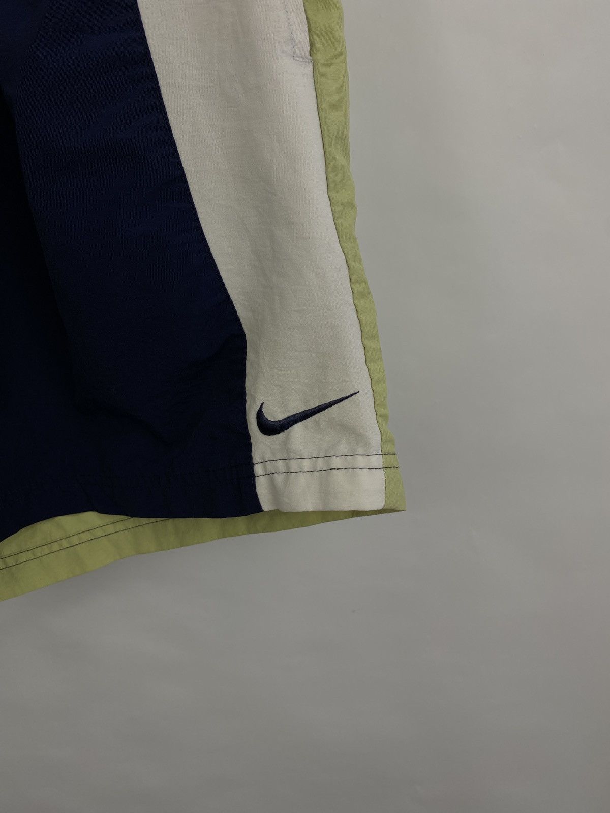 Nike 🇺🇸 Vintage 90s Nike Shorts Y2K Rare Retro Hype Size US 34 / EU 50 - 3 Thumbnail