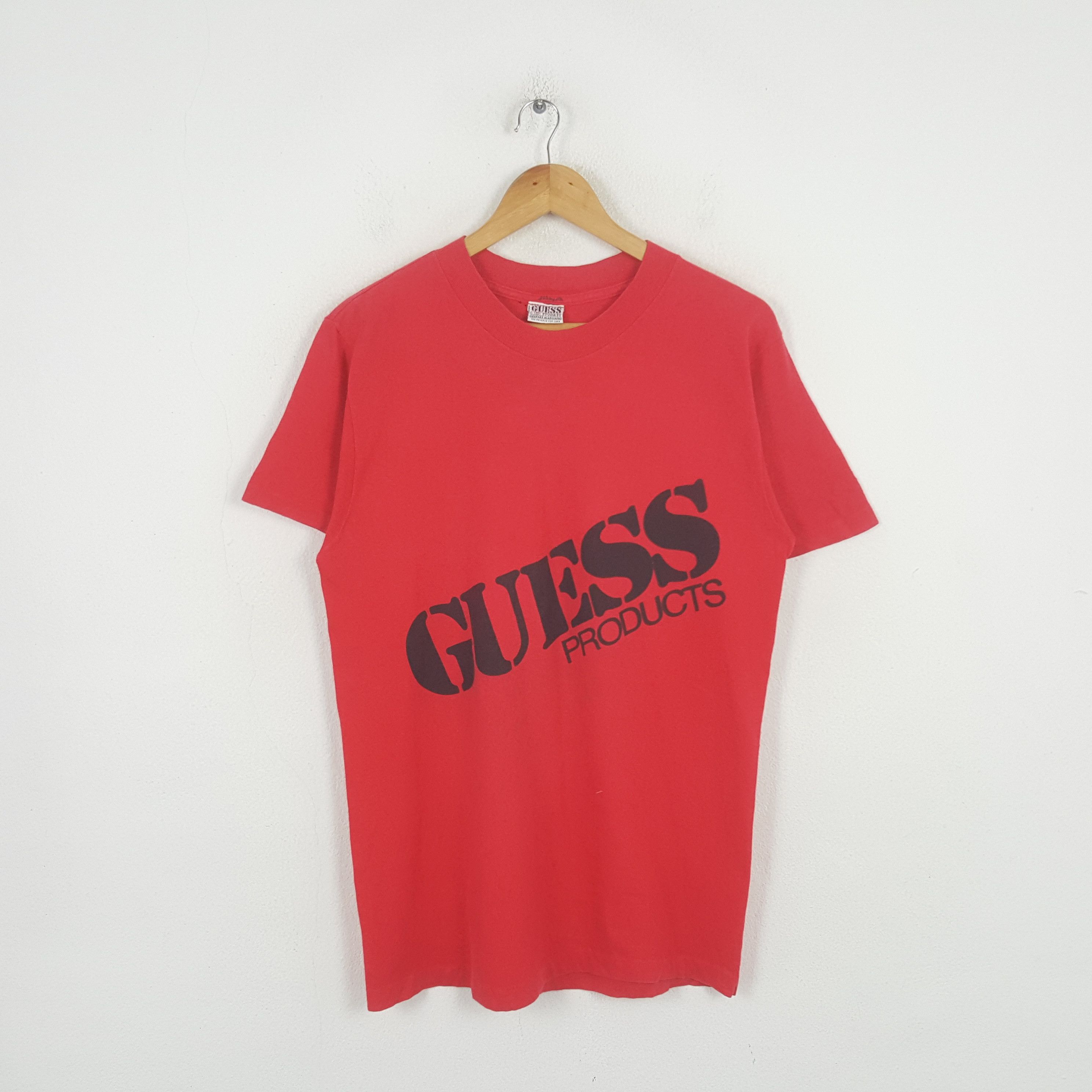 Vintage Guess Products Luxury Brand Tshirt RR15