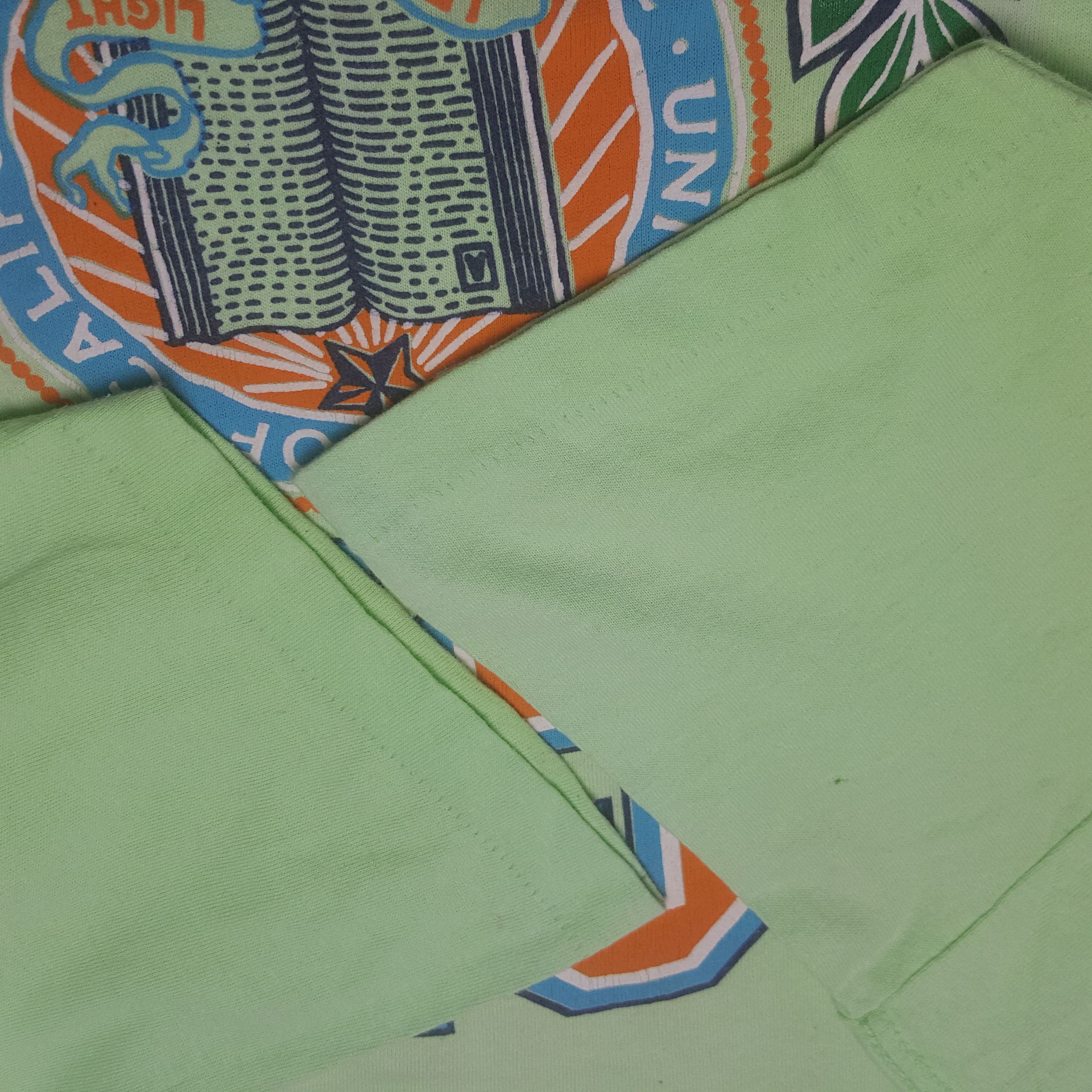 Vintage Vintage Ucla Big Design Tshirt Size US M / EU 48-50 / 2 - 6 Thumbnail