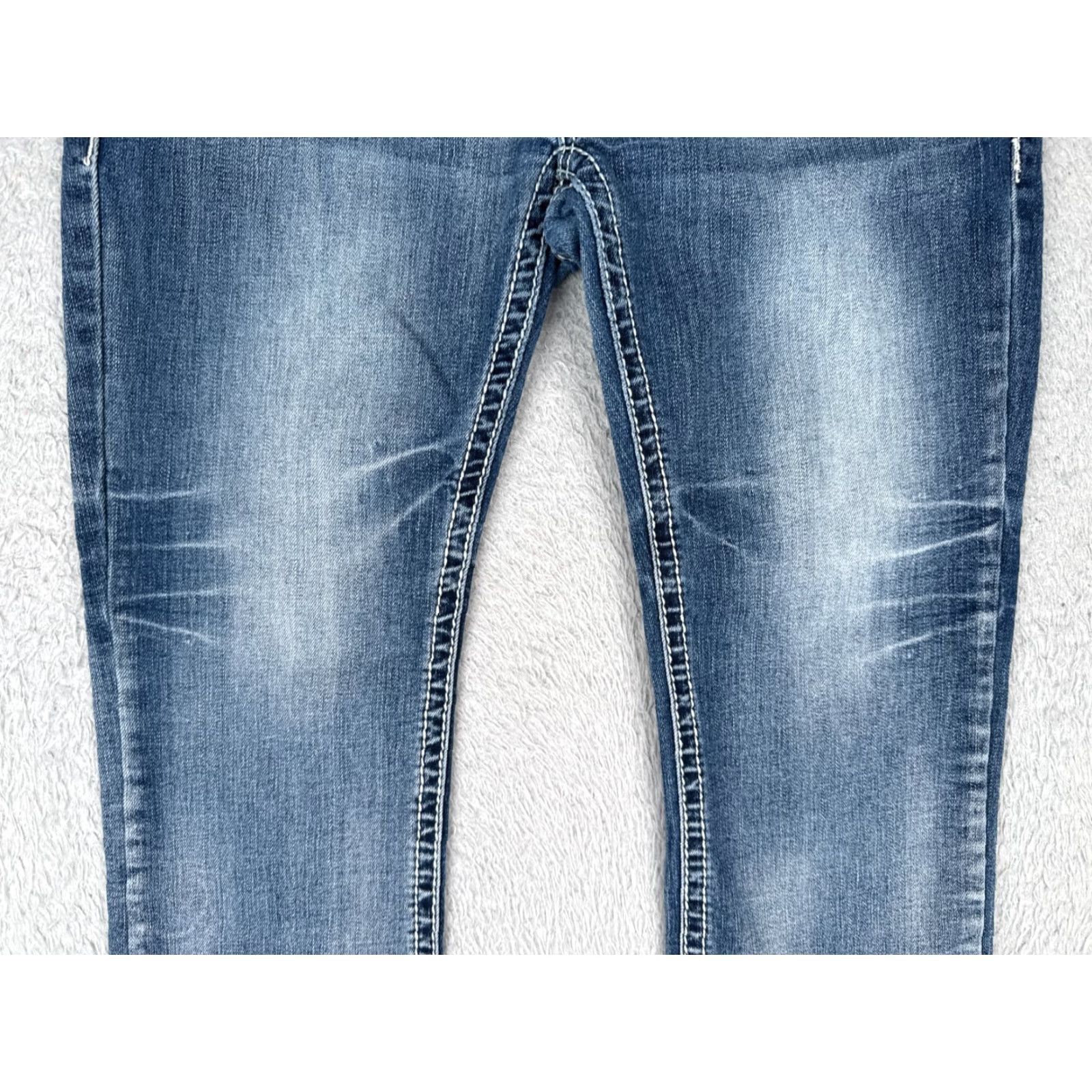Vintage Shyanne Jeans Women 28 Blue Denim Distressed Straight Leg 28x18 Cotton Blend 5-Pocket Size 28" / US 6 / IT 42 - 3 Thumbnail