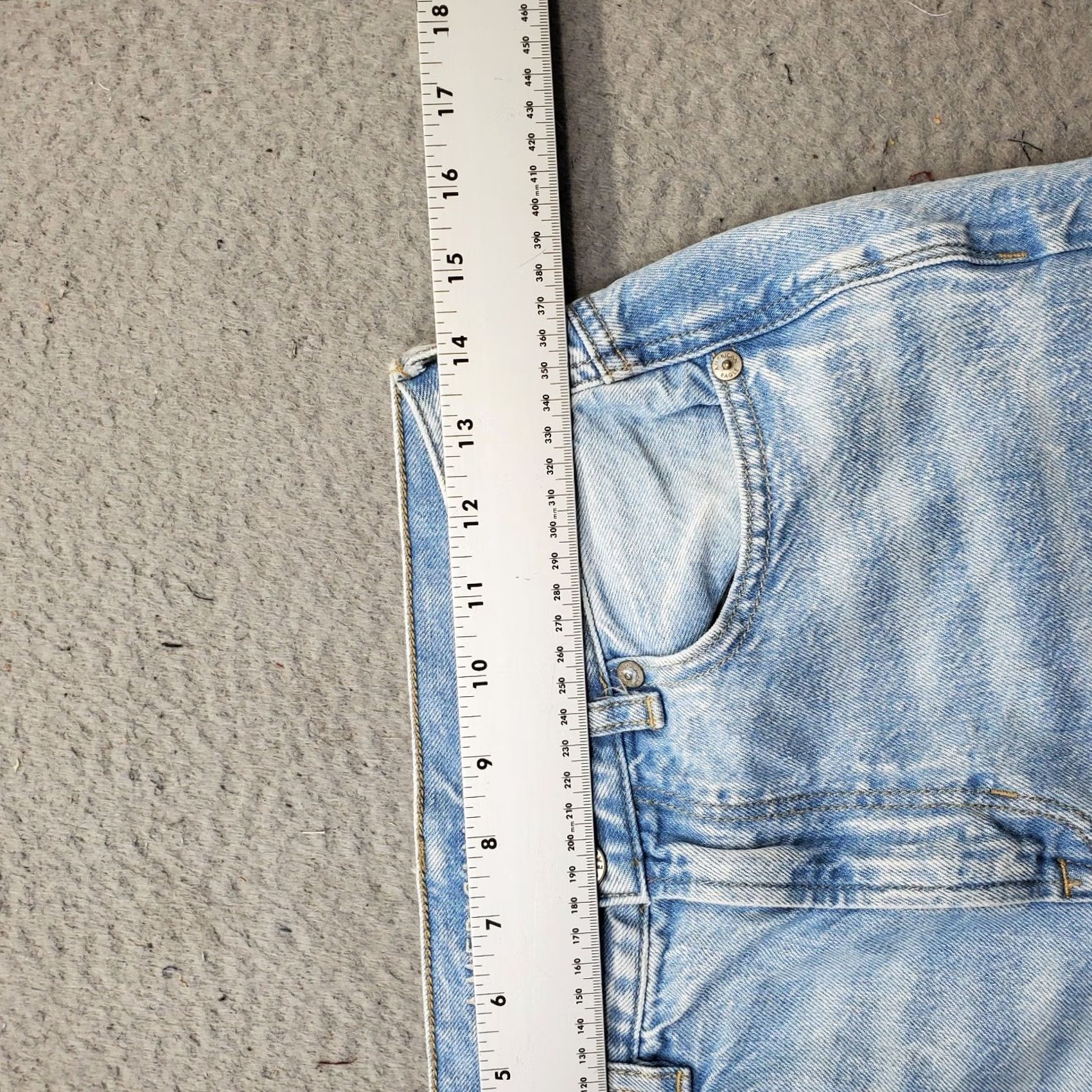 American Eagle Outfitters American Eagle Outfitters Mom Jeans Womens Size 2 Blue Distressed Light Wash Straight Jeans Size 26" / US 2 / IT 38 - 6 Thumbnail