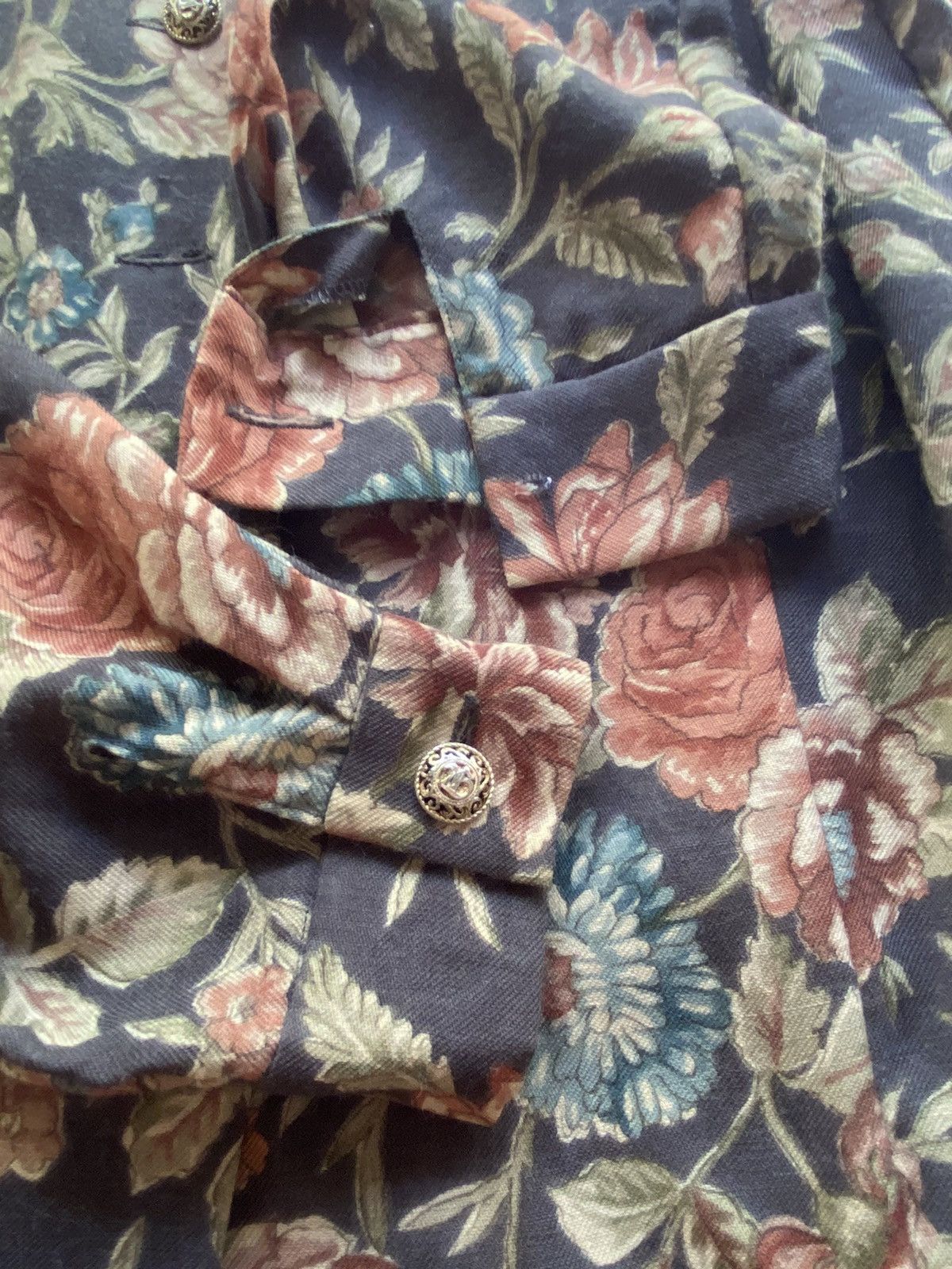 Burberry Burberrys Vintage Floral Button-Up Blouse in Charcoal Size XL / US 12-14 / IT 48-50 - 19 Thumbnail