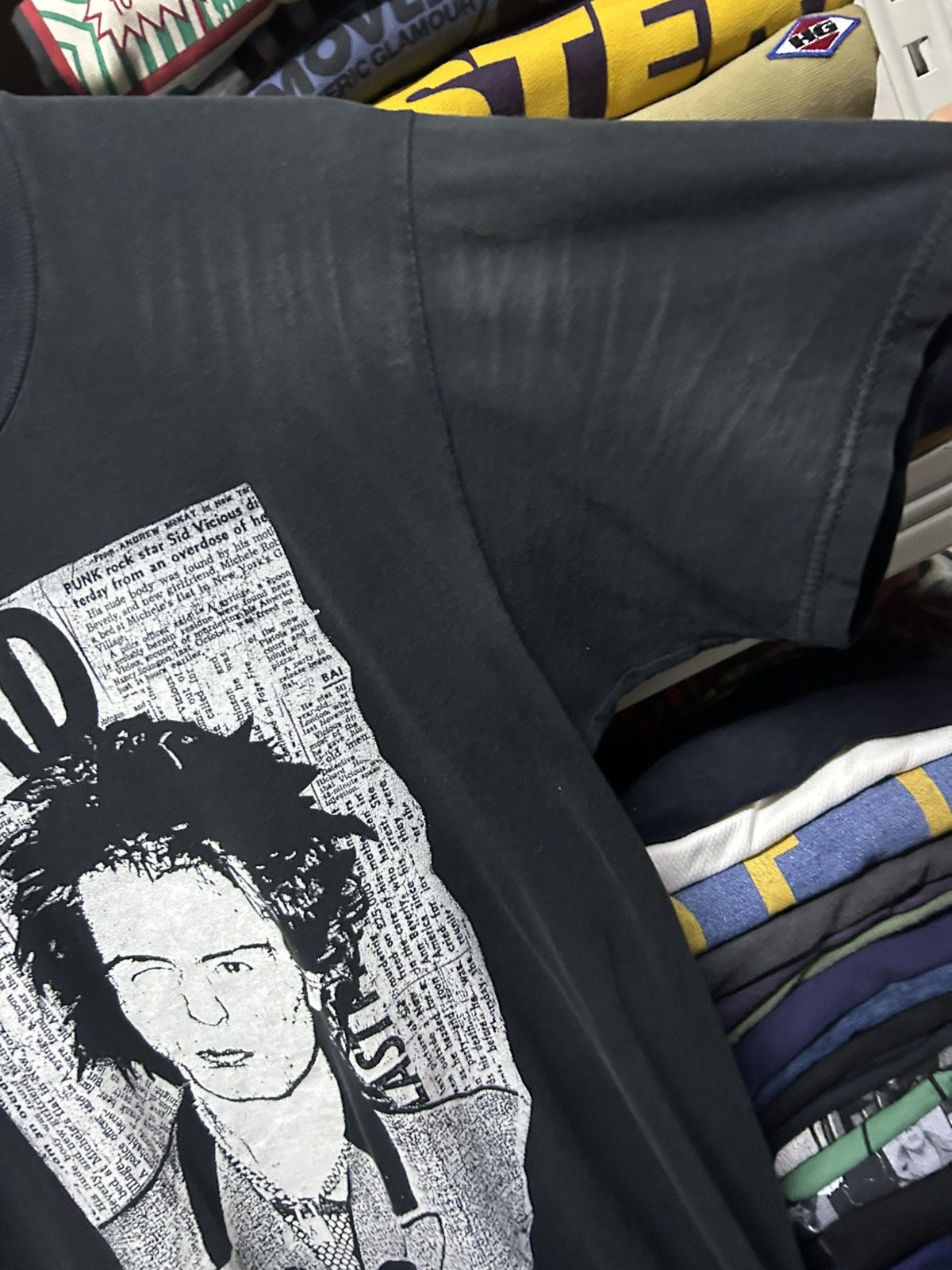 Band Tees Vintage sid vicious dead newspaper faded tee Size US M / EU 48-50 / 2 - 5 Thumbnail