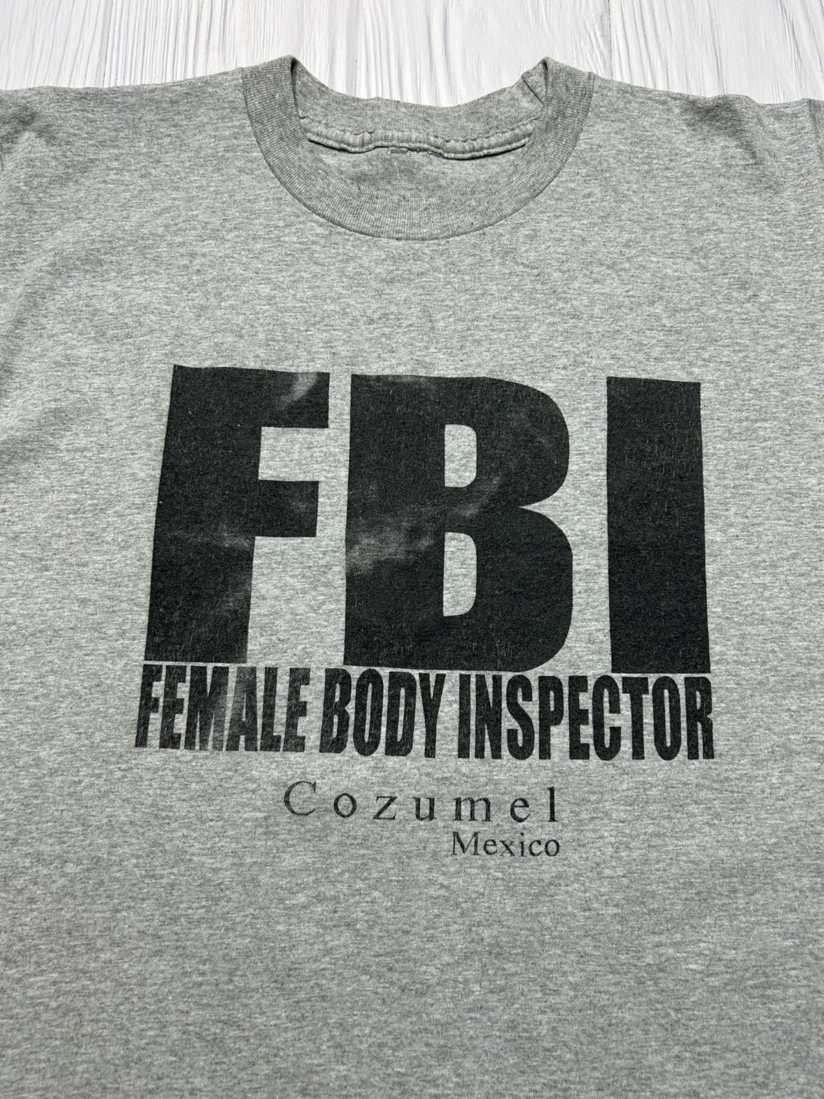 Vintage Vintage Y2K FBI Female Body Inspector Humor Boxy T-Shirt Size US L / EU 52-54 / 3 - 4 Thumbnail