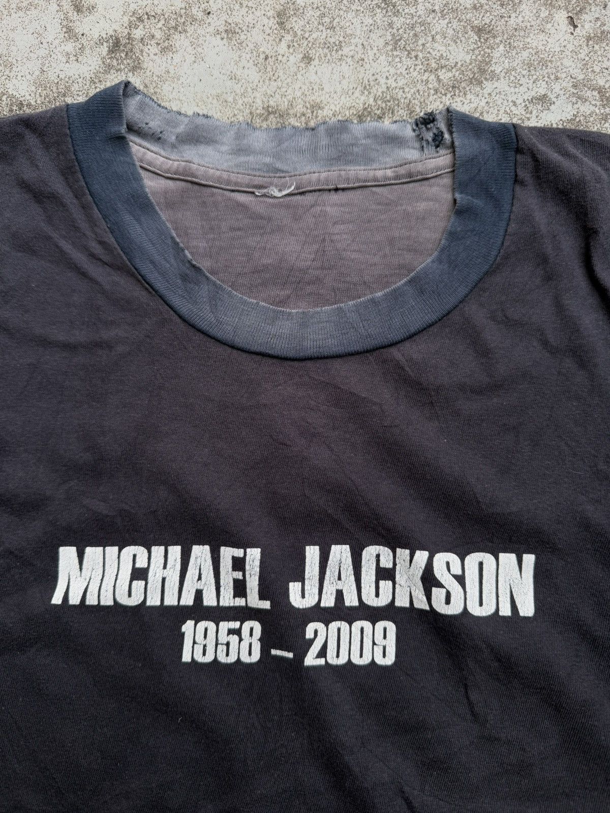 Michael Jackson RIP MJ PROMO TEE SONY MUSIC Size US M / EU 48-50 / 2 - 3 Thumbnail