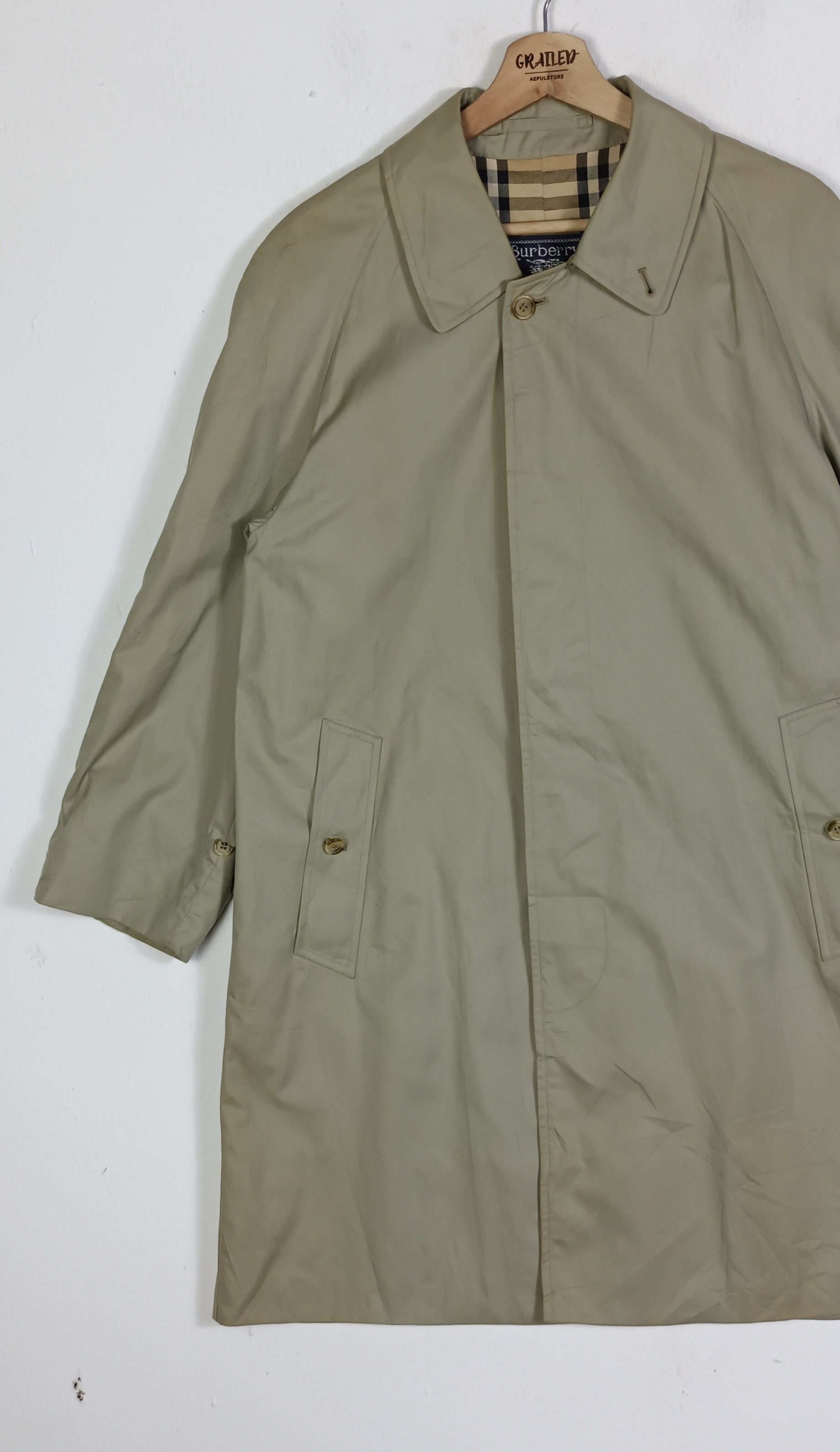 Burberry Vintage Burberrys London Nova Check 46 Short C95B Size US L / EU 52-54 / 3 - 7 Thumbnail