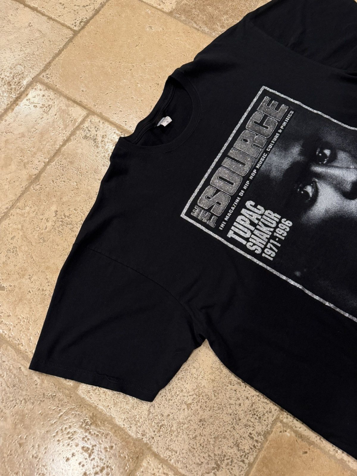 Vintage Vintage Tupac Big Face The Source Magazine Black Rap Tee Size US XXL / EU 58 / 5 - 10 Thumbnail