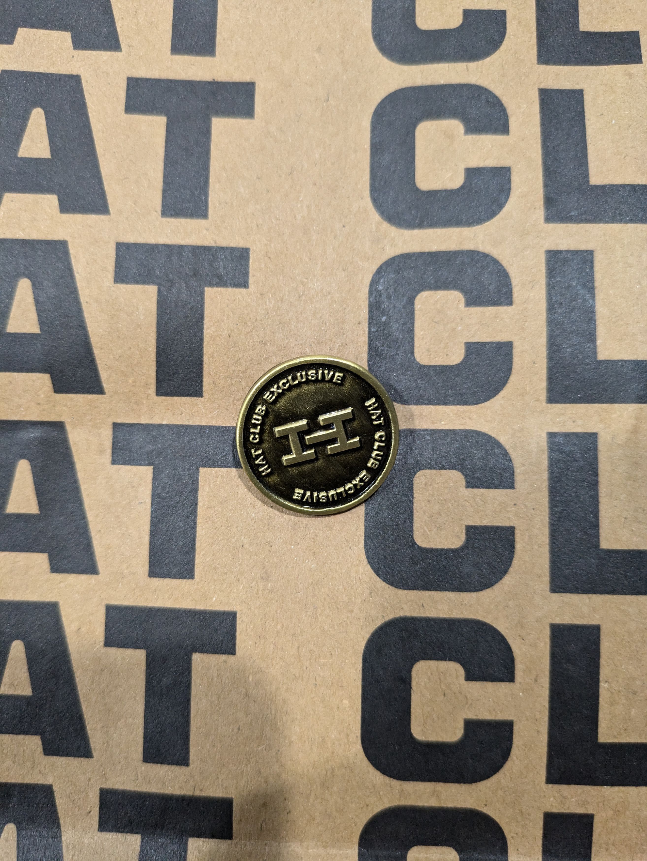 Hat Club Hatclub Exclusive Coin Pin Size ONE SIZE - 1 Thumbnail