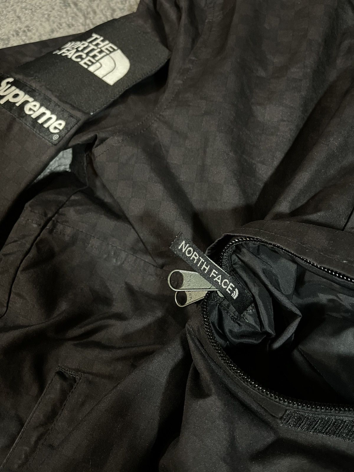 Supreme × The North Face 2011SS Supreme X TNFCheckered Windbreaker Jacket Black Size US M / EU 48-50 / 2 - 11 Thumbnail