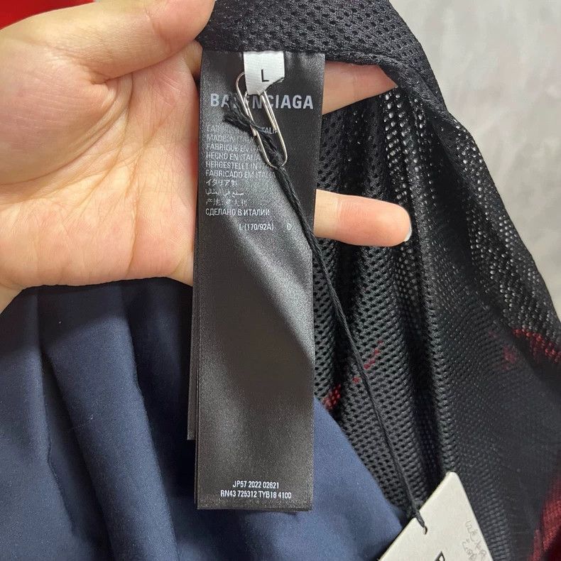 Balenciaga Balenciaga Black and Red Color Block Logo Printed Zipper S Size US M / EU 48-50 / 2 - 3 Thumbnail
