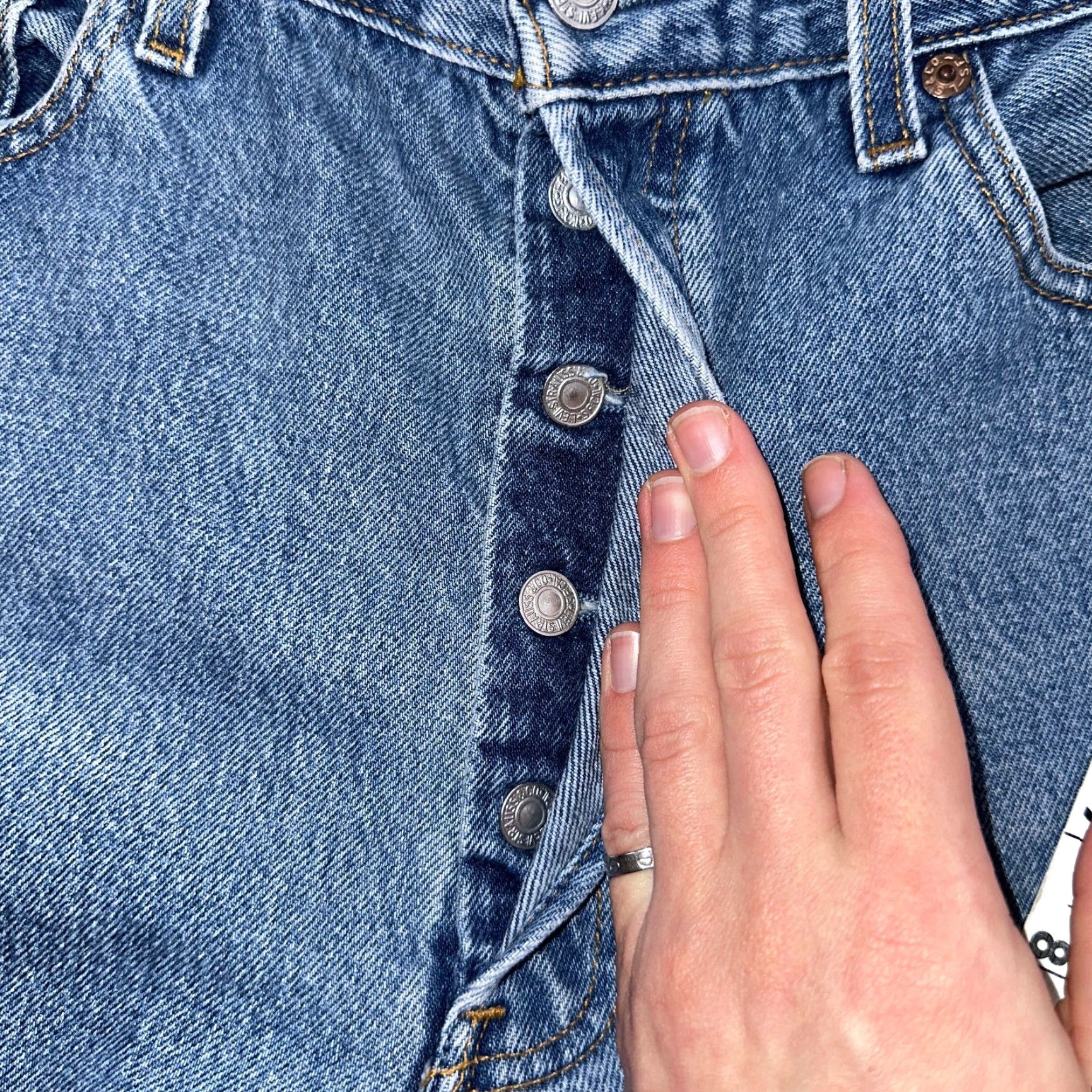 Levi's VINTAGE Levi's 501 Jeans 34x30 Blue Light Wash 90s Straight Leg Mens Regular Denim 34 30 XX Levis 501 Series USA Size US 34 / EU 50 - 7 Thumbnail