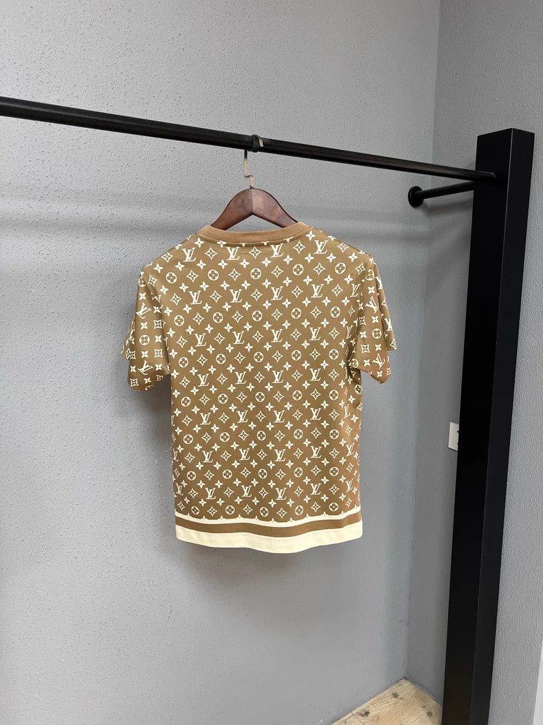 Louis Vuitton Louis Vuitton Cream-colored full-print chain short sleeve Size US S / EU 44-46 / 1 - 2 Thumbnail