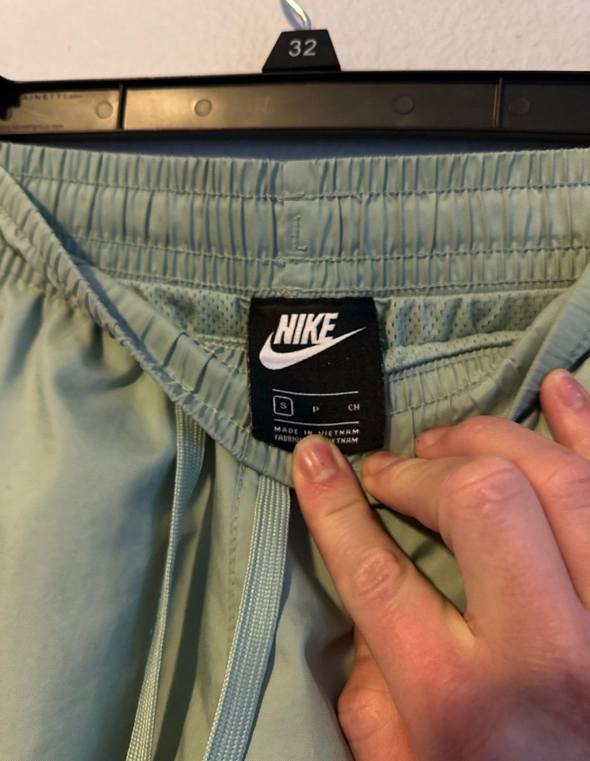 Nike Nike Woven Nylon Shorts - mint green Size US 30 / EU 46 - 4 Thumbnail