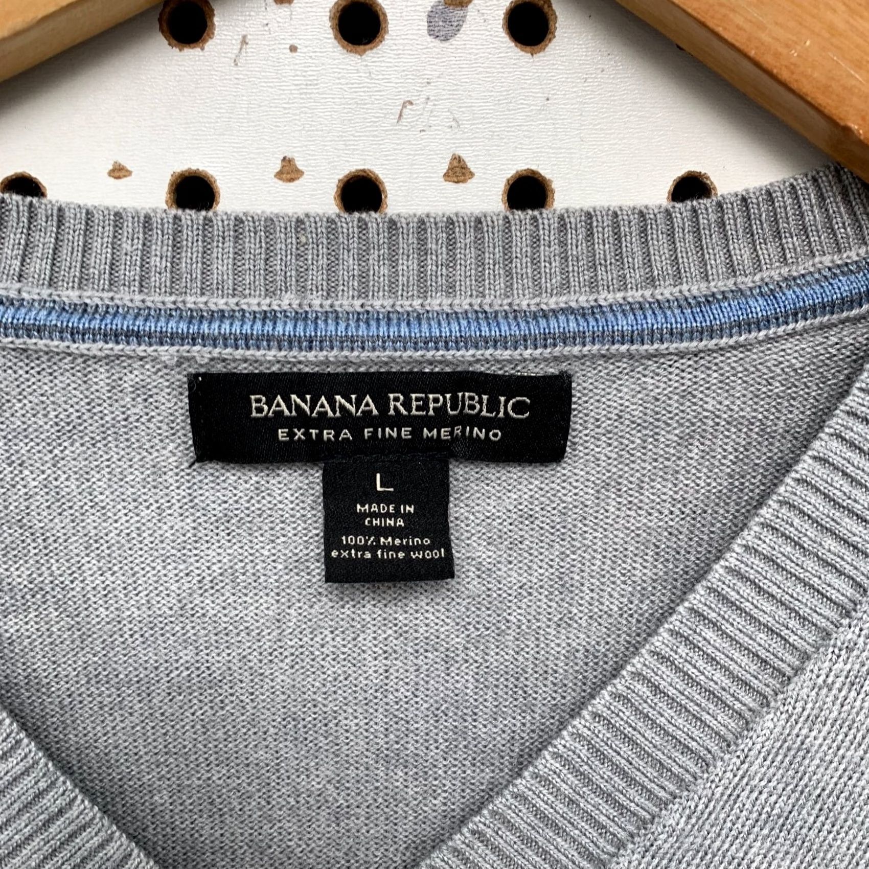 Banana Republic Banana Republic Sweater Mens Large Gray 100% Merino Wool Lightweight V-Neck Pullover Knit Winter Casual Shirts Size US L / EU 52-54 / 3 - 3 Thumbnail