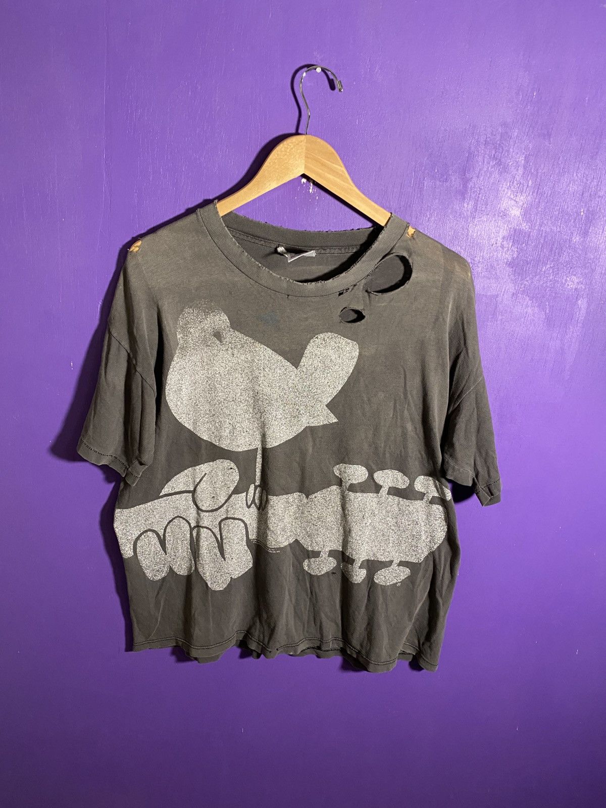 Vintage 1994 Woodstock guitar bird faded t-shirt