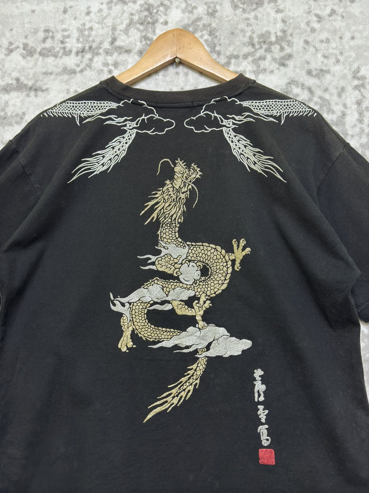 Japanese Brand Vintage Faded Wajinden Gold and Silver Dragon Tee Size US M / EU 48-50 / 2 - 9 Thumbnail