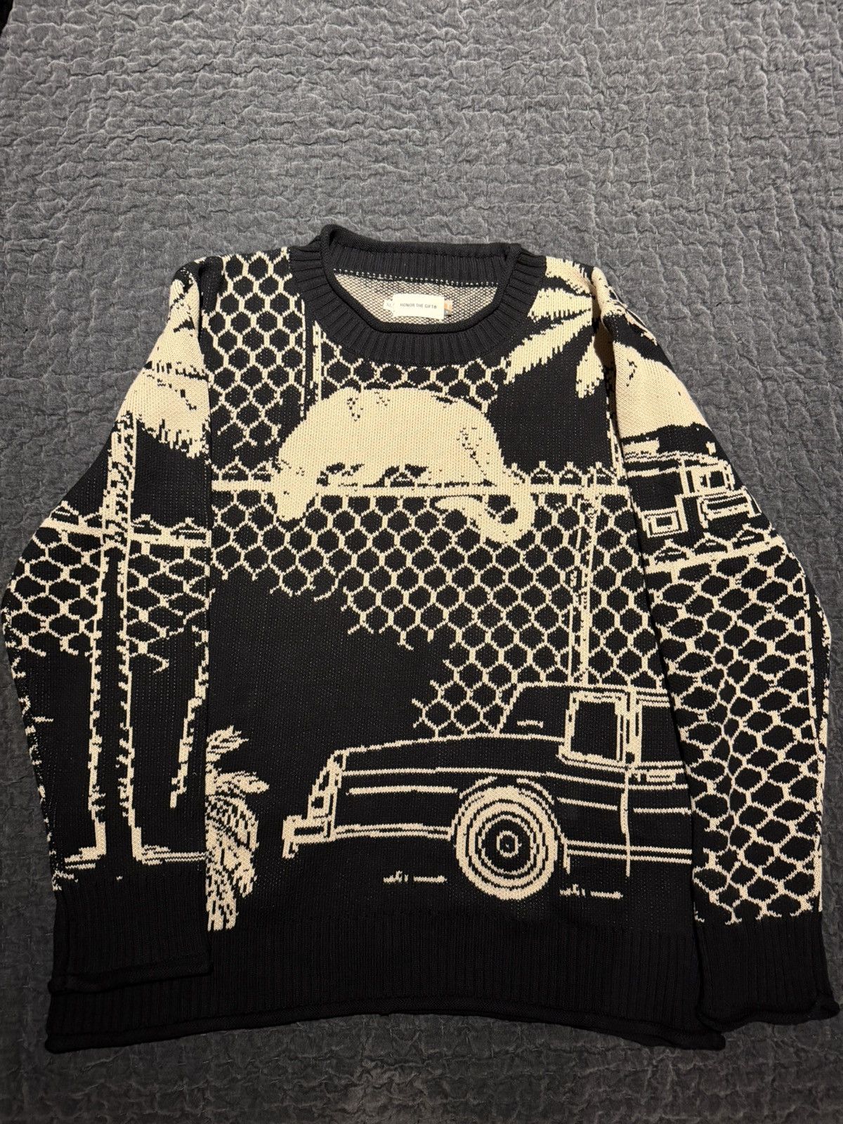 Honor the Gift Honor the gift Size US XL / EU 56 / 4 - 4 Thumbnail