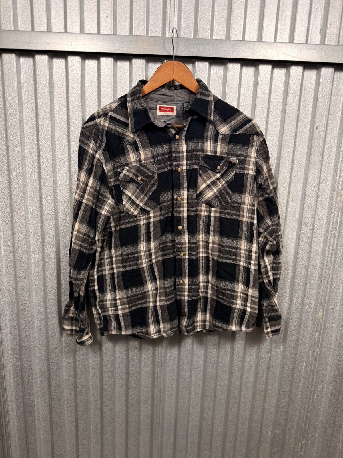 Vintage Wrangler Pearl Snap Plaid Button Up Cowboy Shirt