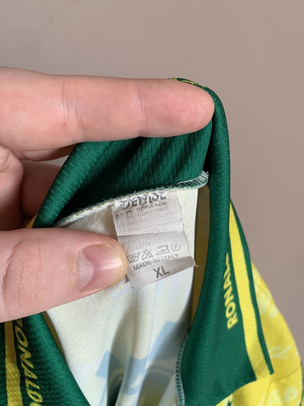 Vintage Brazil Home Football Shirt Vintage Soccer Jersey RONALDO #9 Size US XL / EU 56 / 4 - 10 Thumbnail