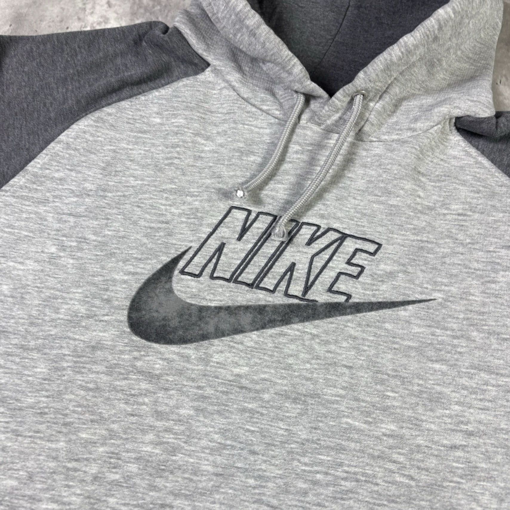 Nike VINTAGE Nike Hoodie Gray Pullover Mens M Y2K 90s Size US M / EU 48-50 / 2 - 6 Thumbnail