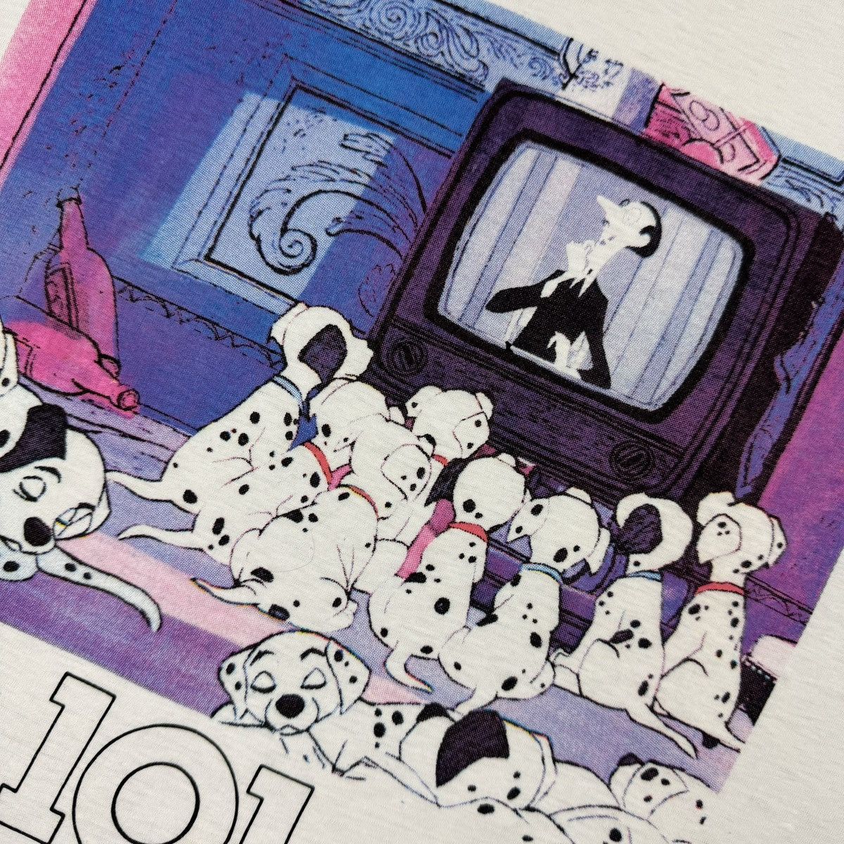 Disney Vintage Walt Disney Company 101 Dalmatians Graphic T-shirt Size US L / EU 52-54 / 3 - 7 Thumbnail