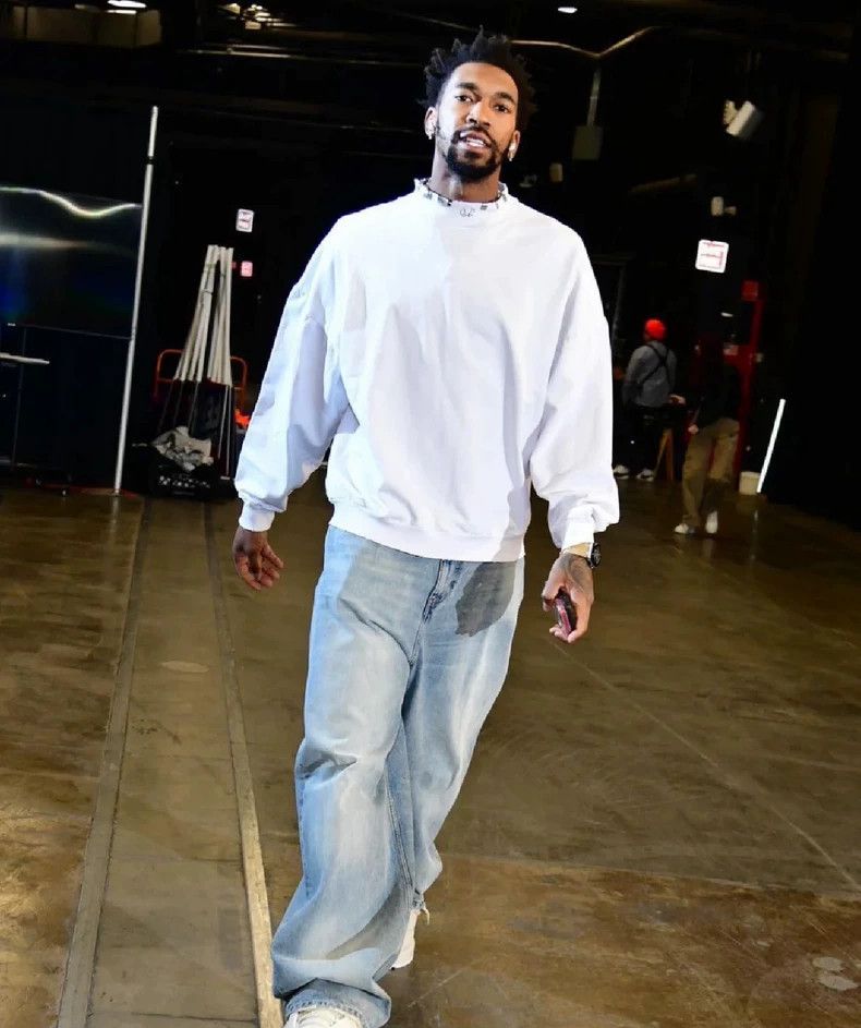 Balenciaga Balenciaga Iron ring piercing sweater, rare grayish white. Size US S / EU 44-46 / 1 - 6 Thumbnail