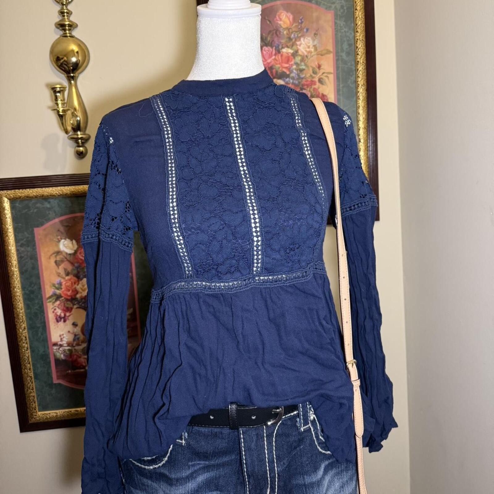 Ariat Navy Blue Dressy Shirt with Floral Pattern Size XS / US 0-2 / IT 36-38 - 1 Thumbnail